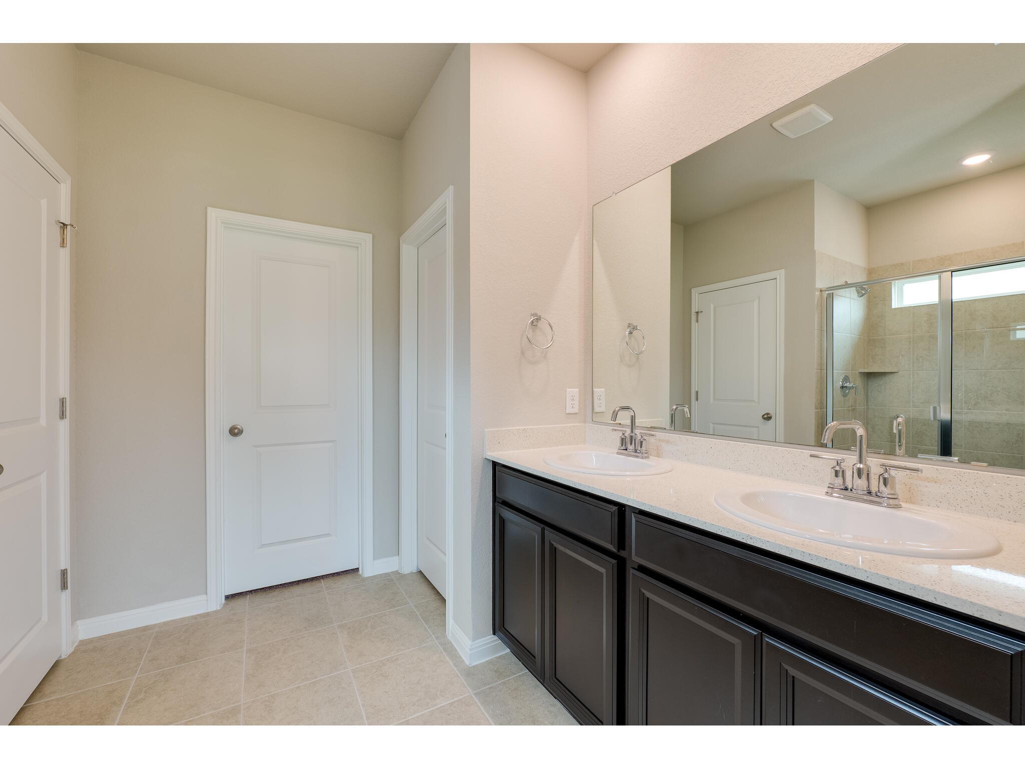 111 Grapefruit Rd, Hutto, TX 78634