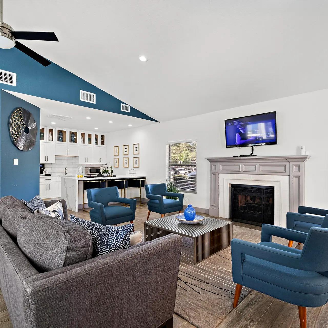 7250 W Greens Rd # 302, Houston, TX 77064