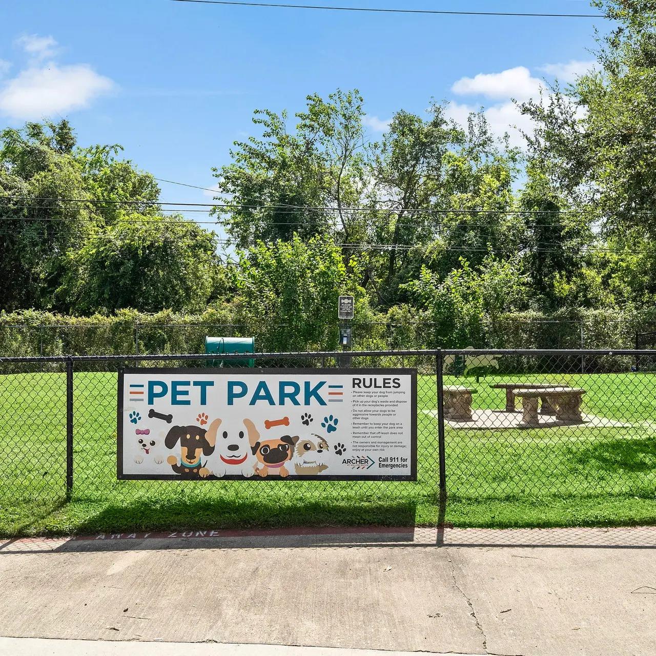 7250 W Greens Rd # 302, Houston, TX 77064