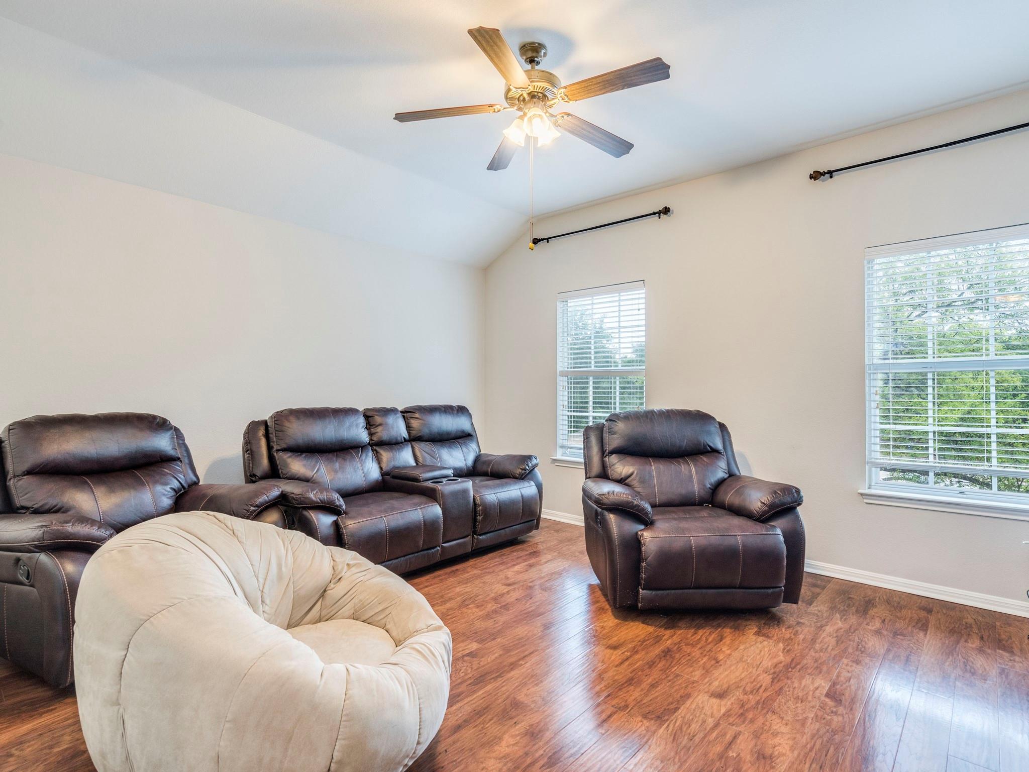 734 Crane Canyon Pl, Round Rock, TX 78665