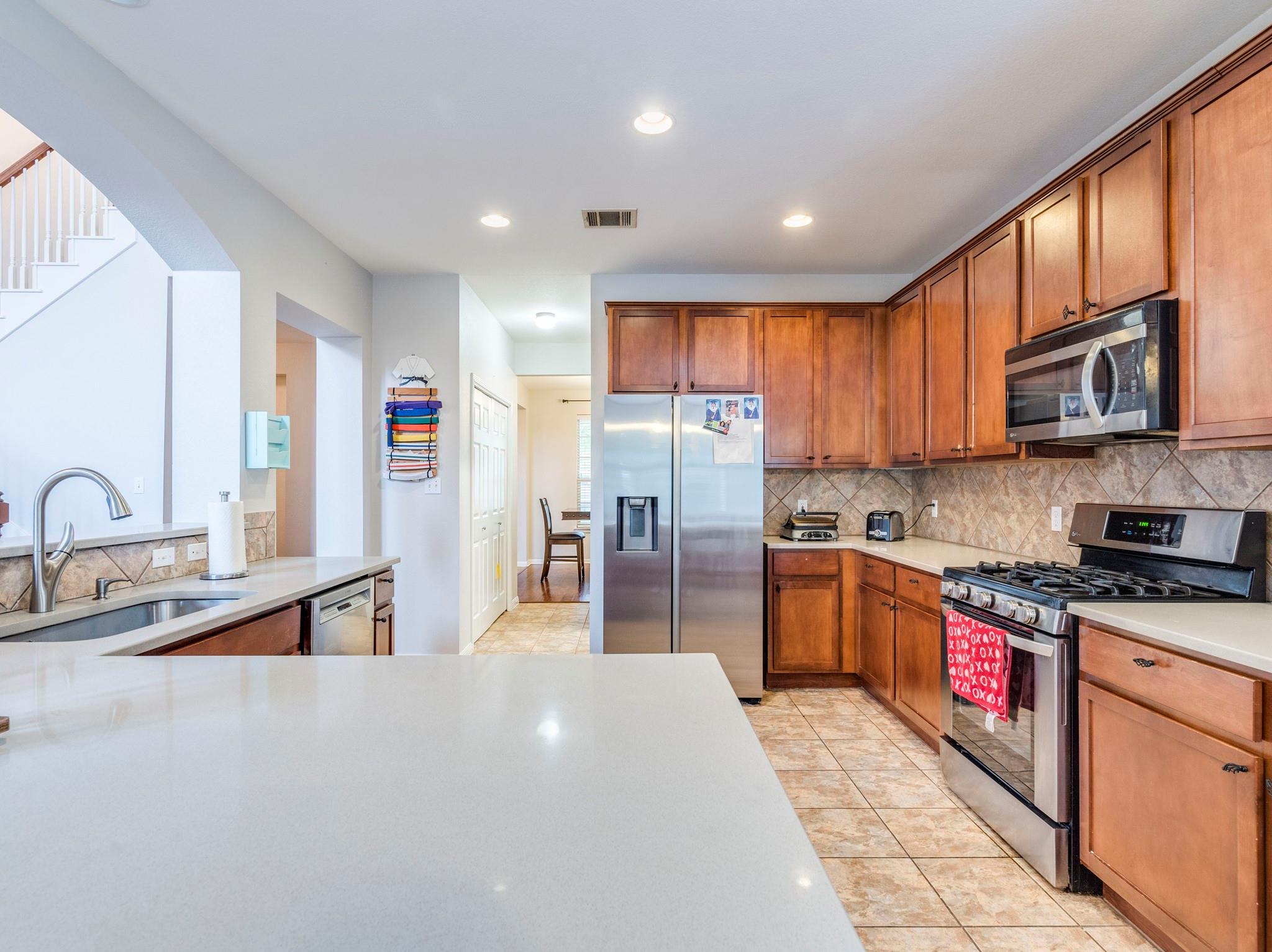 734 Crane Canyon Pl, Round Rock, TX 78665