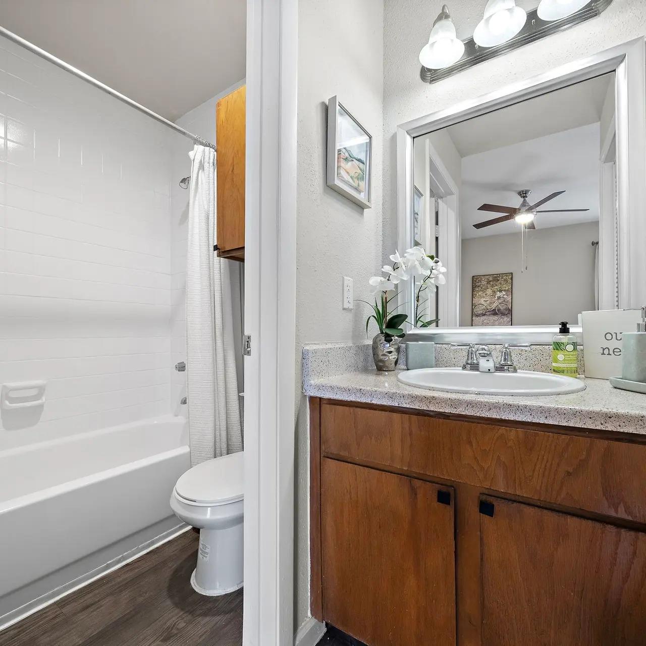 7250 W Greens Rd # 916, Houston, TX 77064