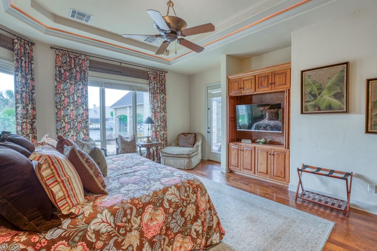 59 Applehead Island Dr, Horseshoe Bay, TX 78657