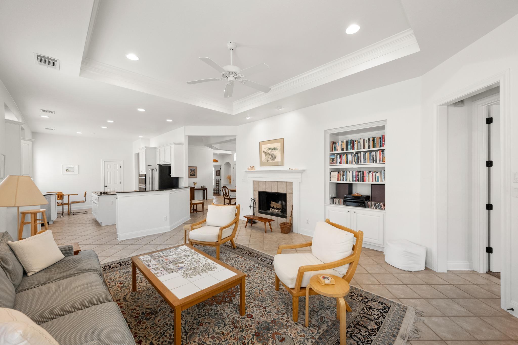 223 The Hills Dr # 3, Austin, TX 78738
