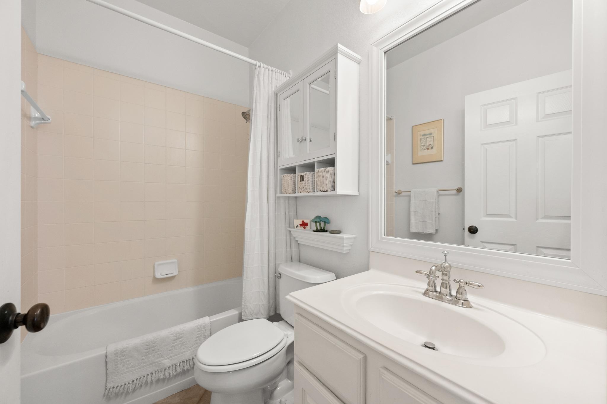 223 The Hills Dr # 3, Austin, TX 78738