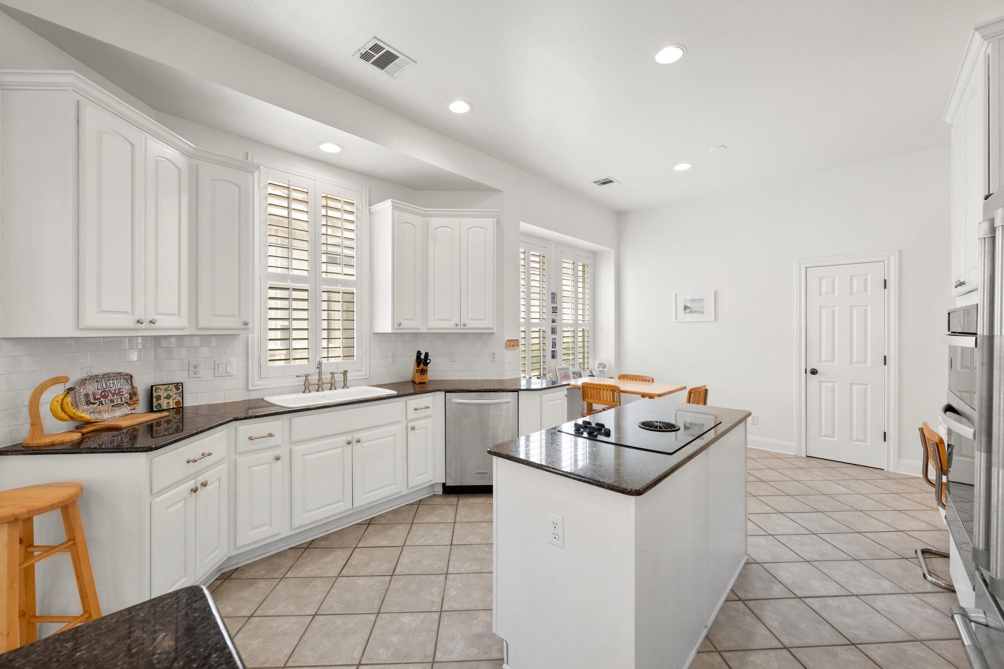 223 The Hills Dr # 3, Austin, TX 78738