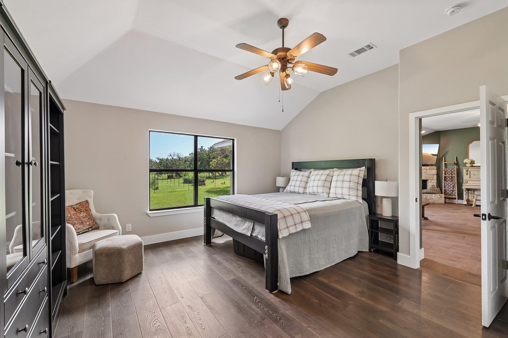 136 Thoroughbred Trce, Liberty Hill, TX 78642