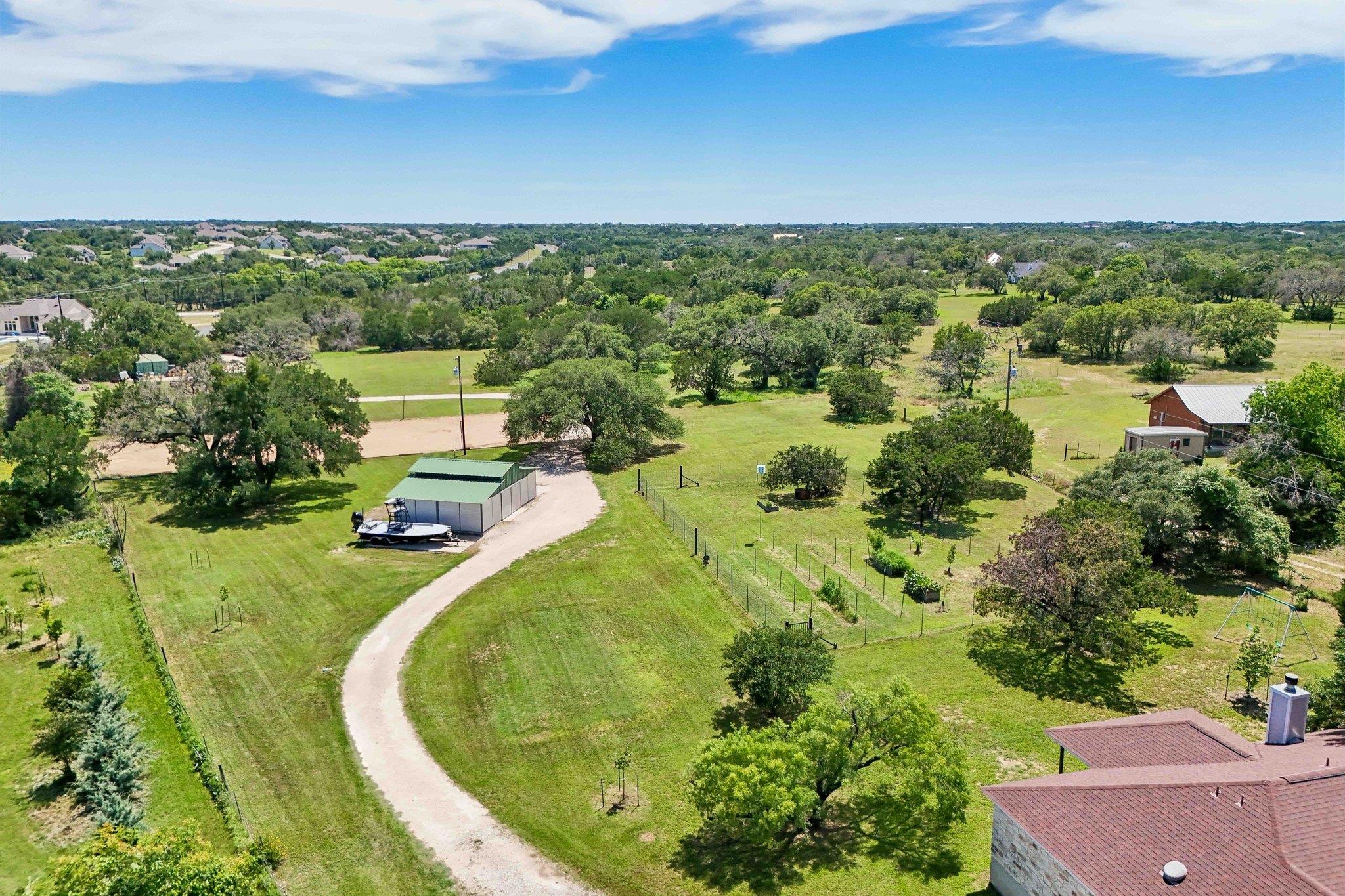 136 Thoroughbred Trce, Liberty Hill, TX 78642