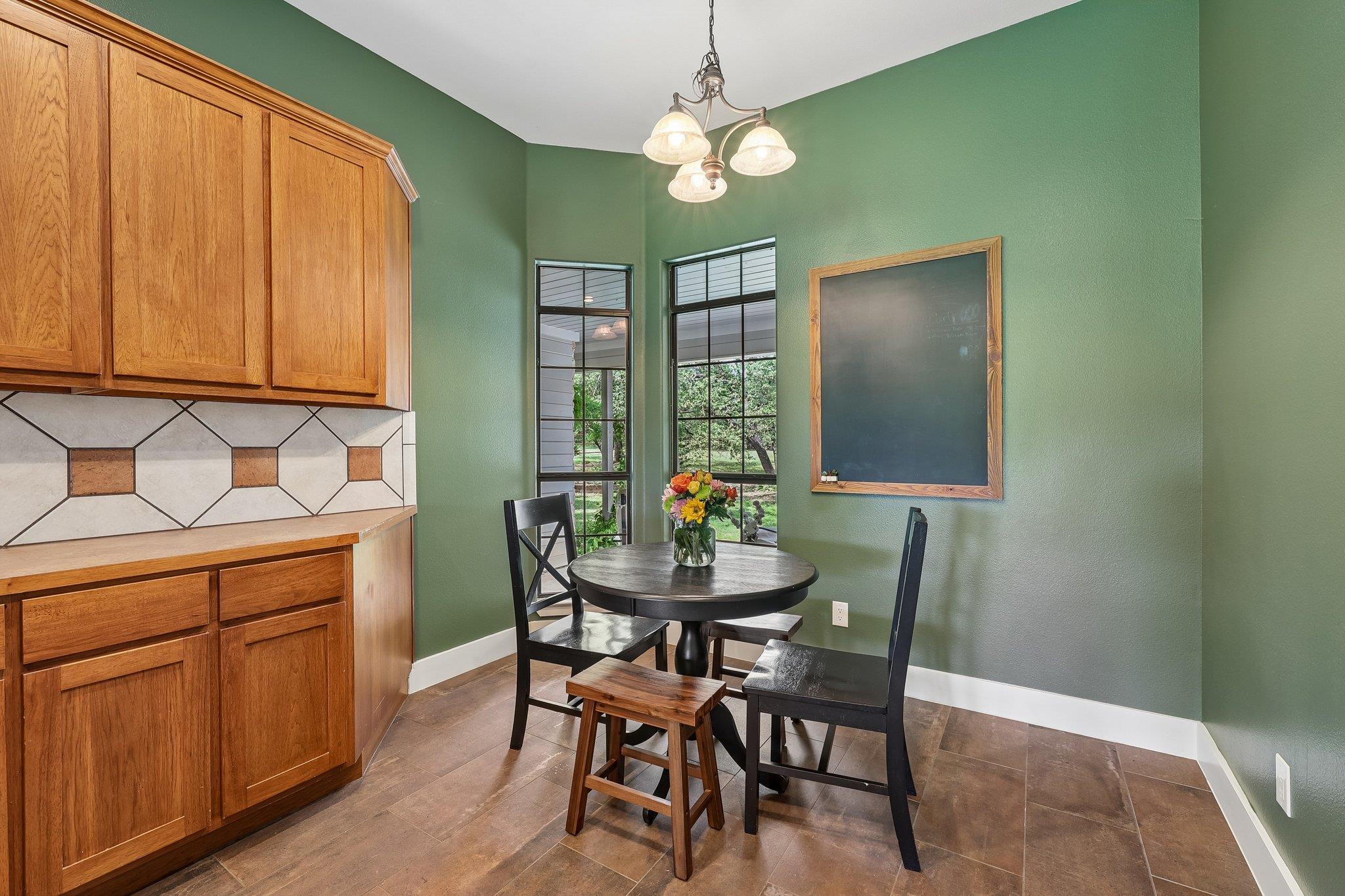 136 Thoroughbred Trce, Liberty Hill, TX 78642
