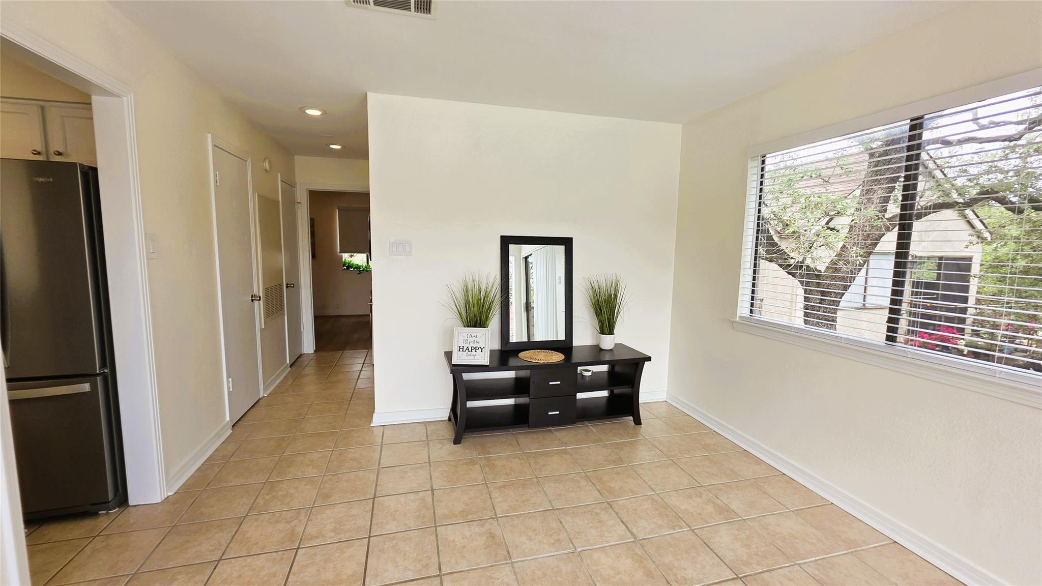 6810 Deatonhill Dr # 211, Austin, TX 78745