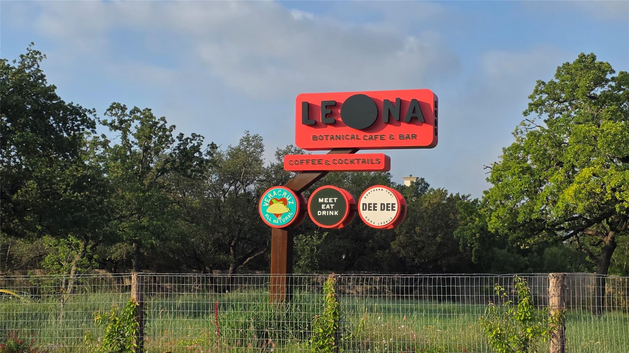 6810 Deatonhill Dr # 211, Austin, TX 78745