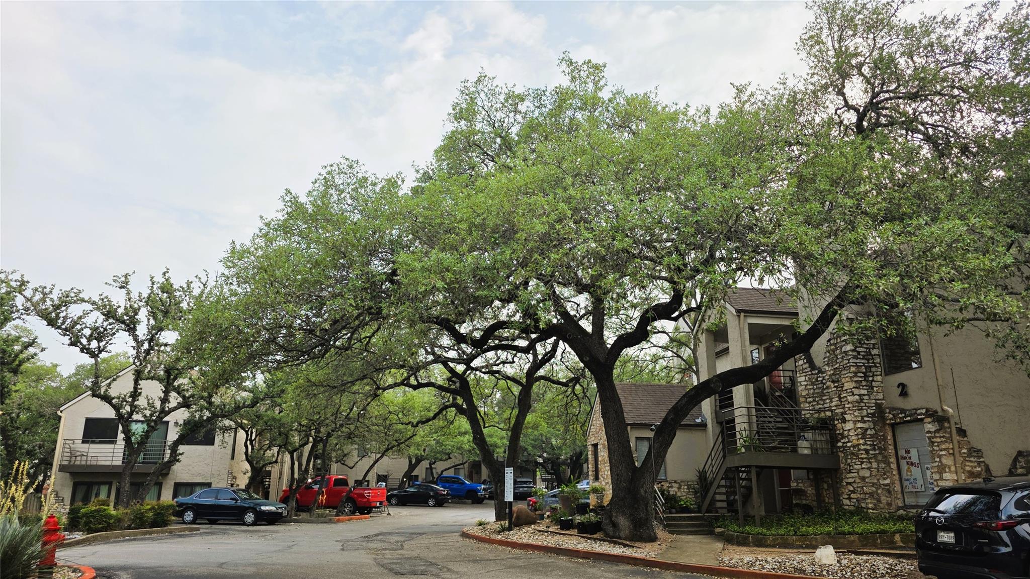 6810 Deatonhill Dr # 211, Austin, TX 78745