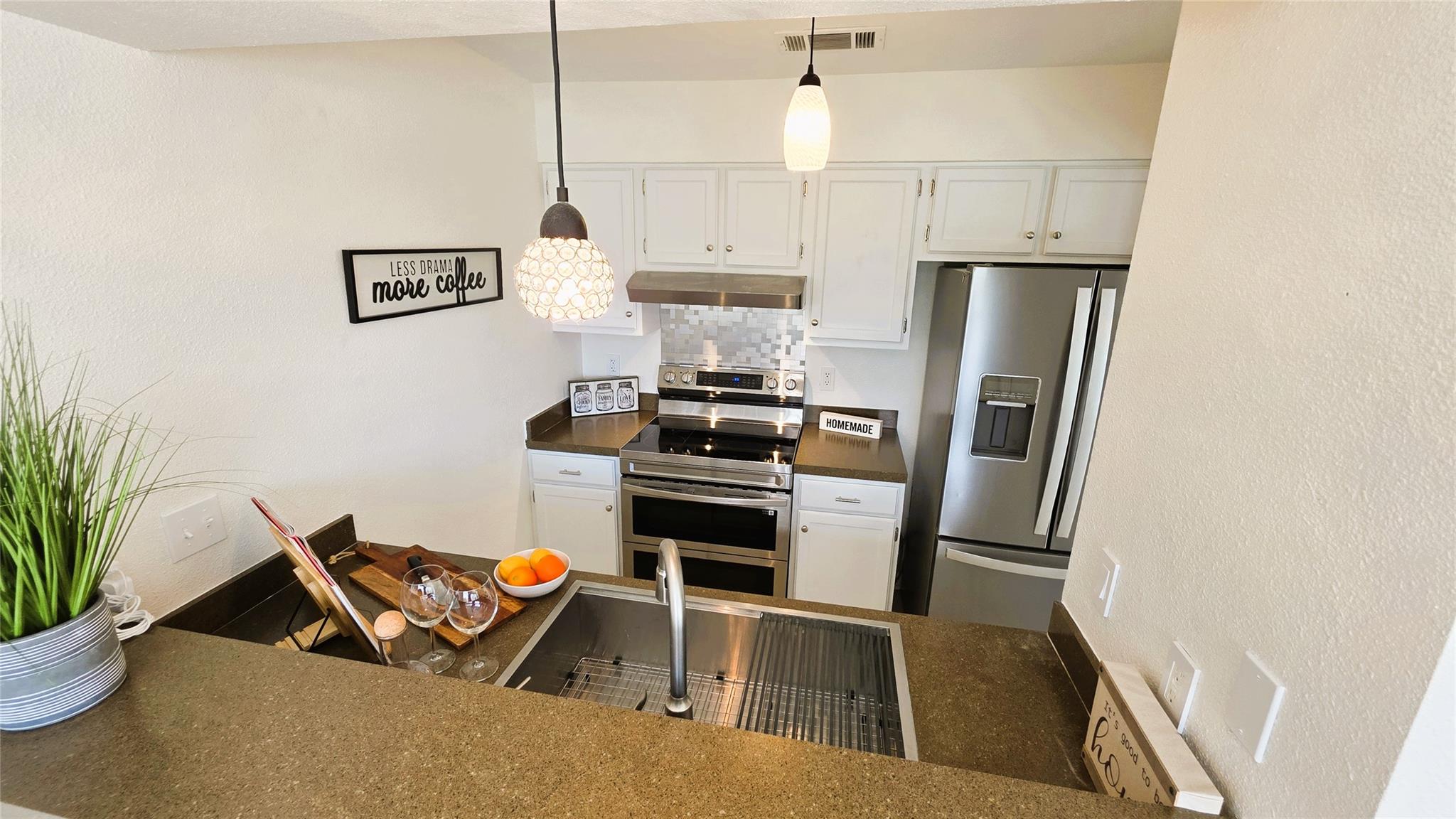 6810 Deatonhill Dr # 211, Austin, TX 78745