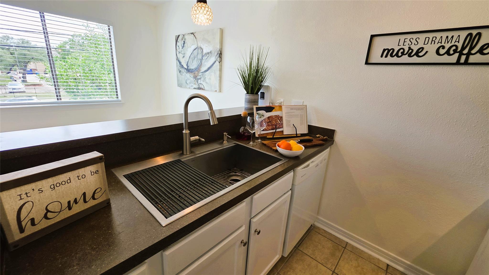 6810 Deatonhill Dr # 211, Austin, TX 78745