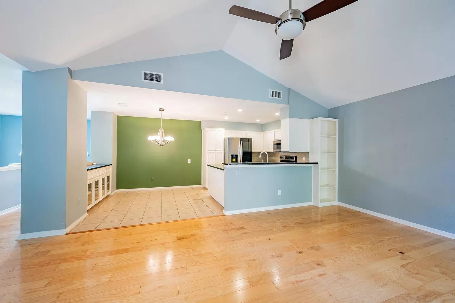 6616 Mesa Hollow Dr, Austin, TX 78750