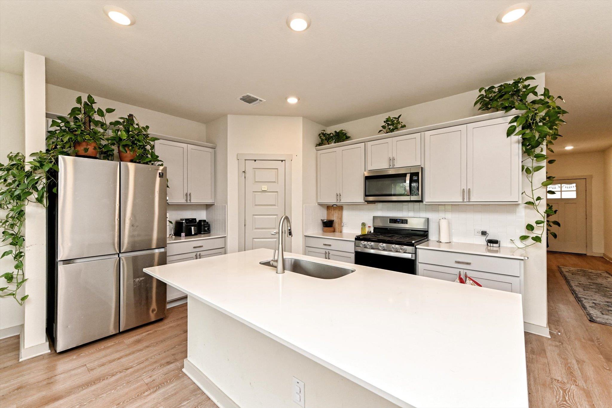 2305 ALAMO HEIGHTS Ave, Austin, TX 78754