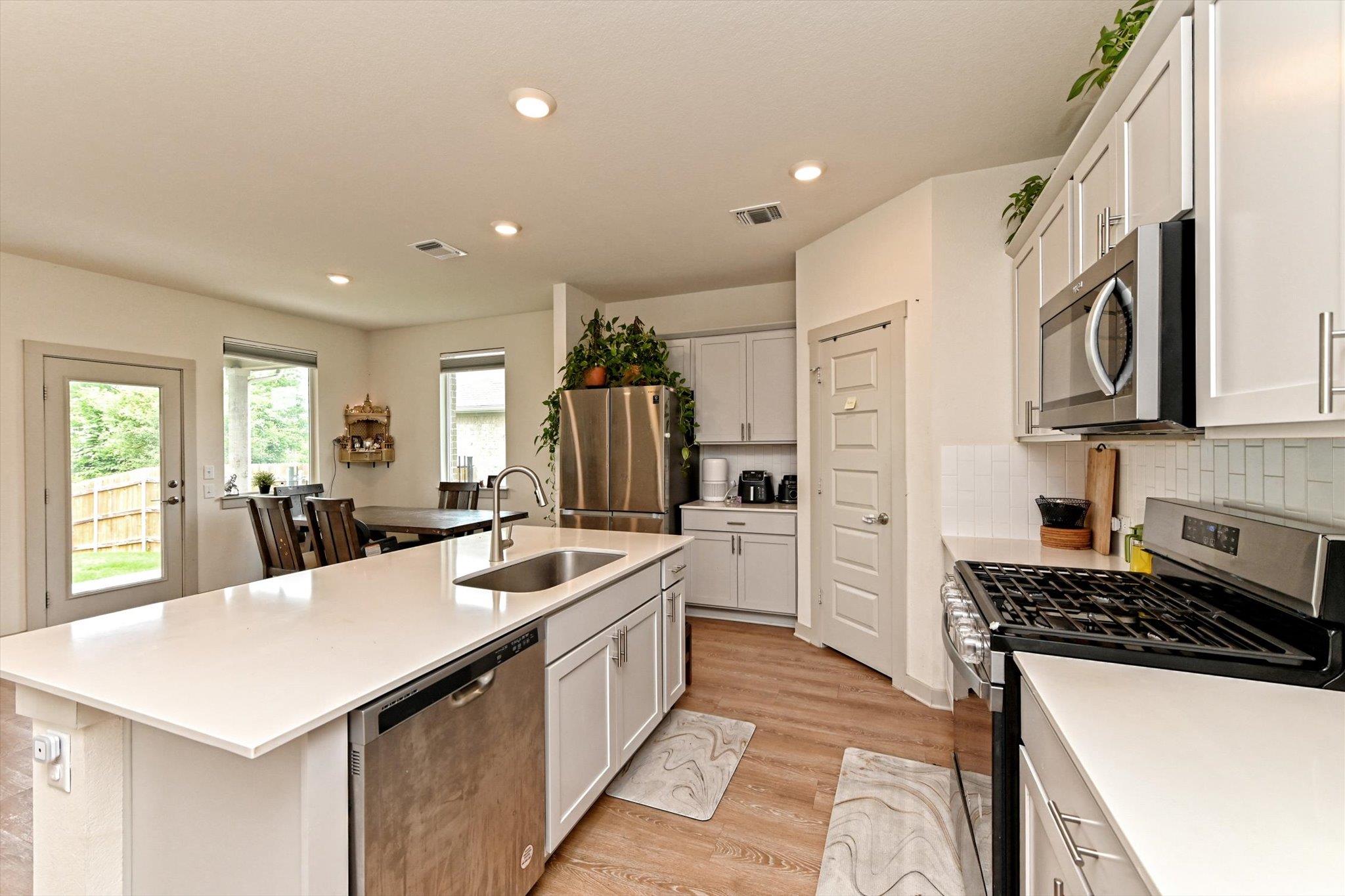 2305 ALAMO HEIGHTS Ave, Austin, TX 78754