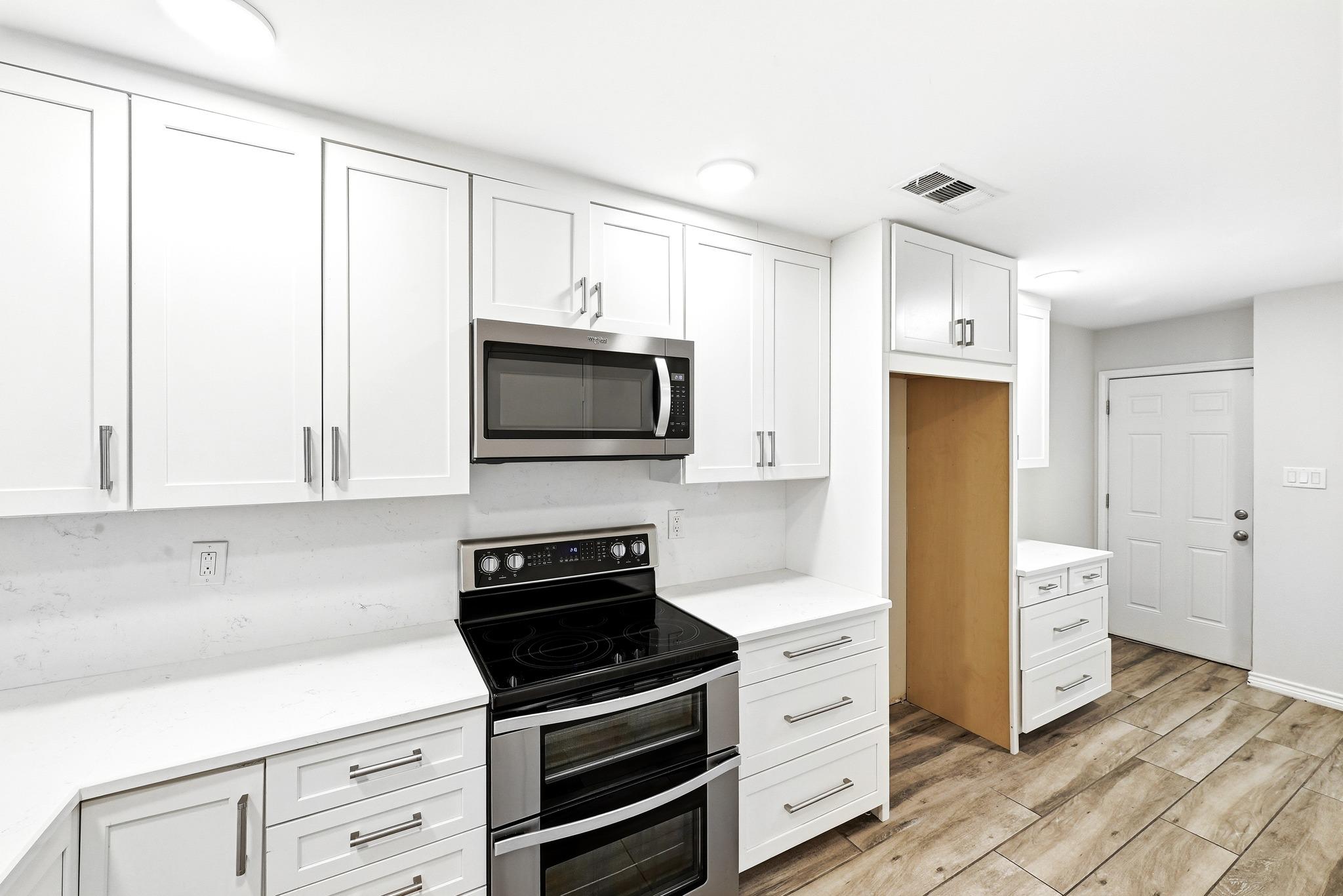 8218 Summer Place Dr, Austin, TX 78759