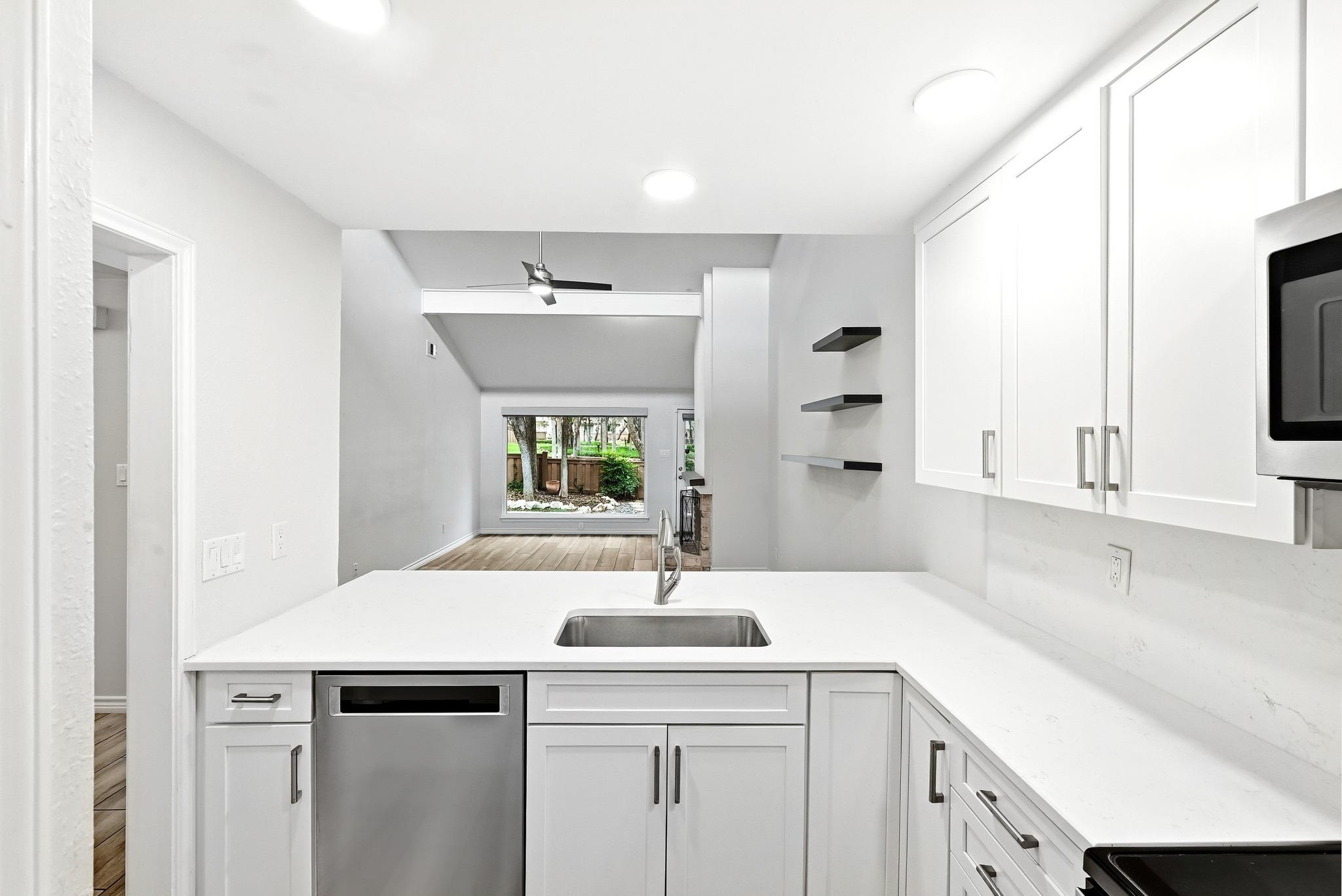8218 Summer Place Dr, Austin, TX 78759
