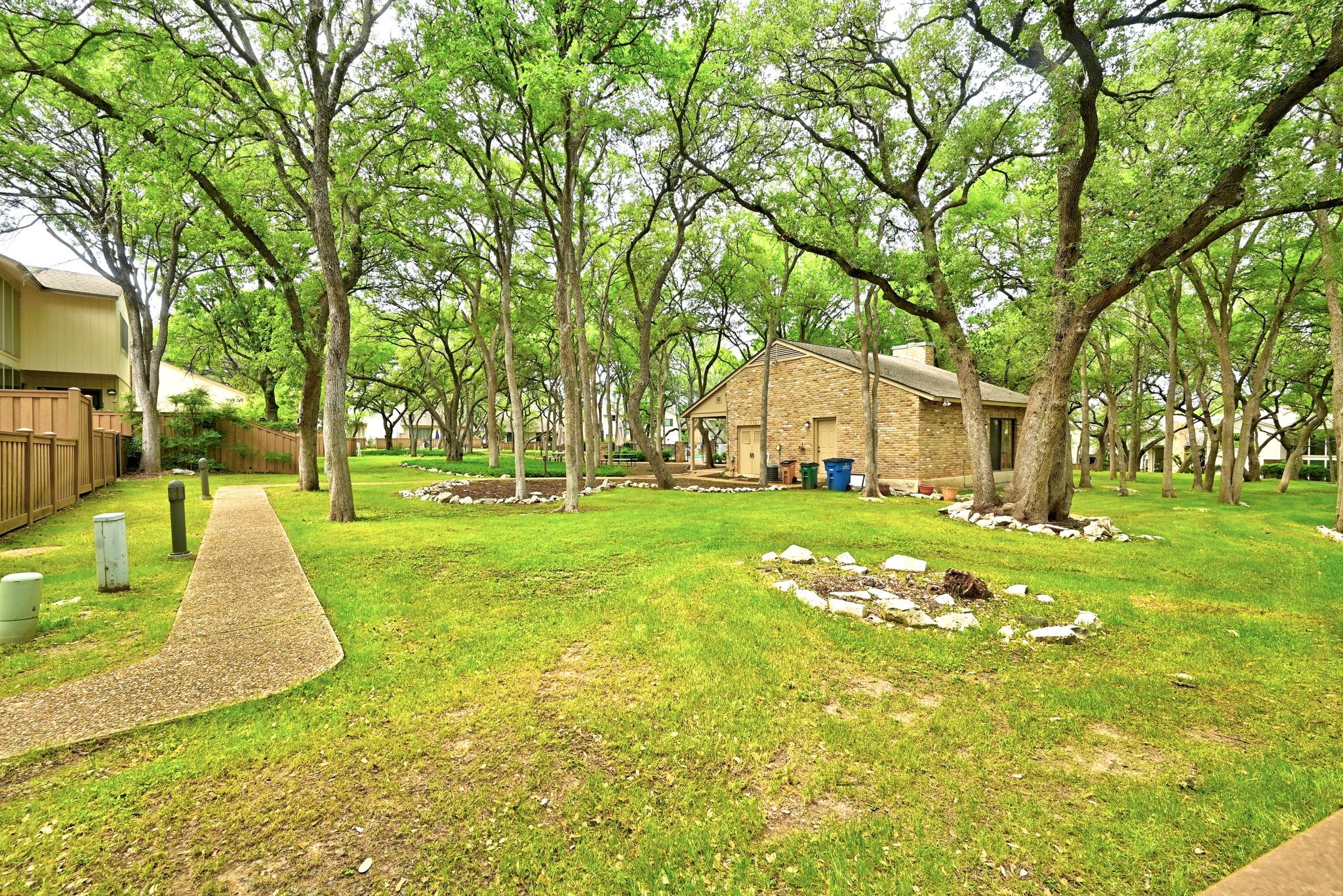 8218 Summer Place Dr, Austin, TX 78759