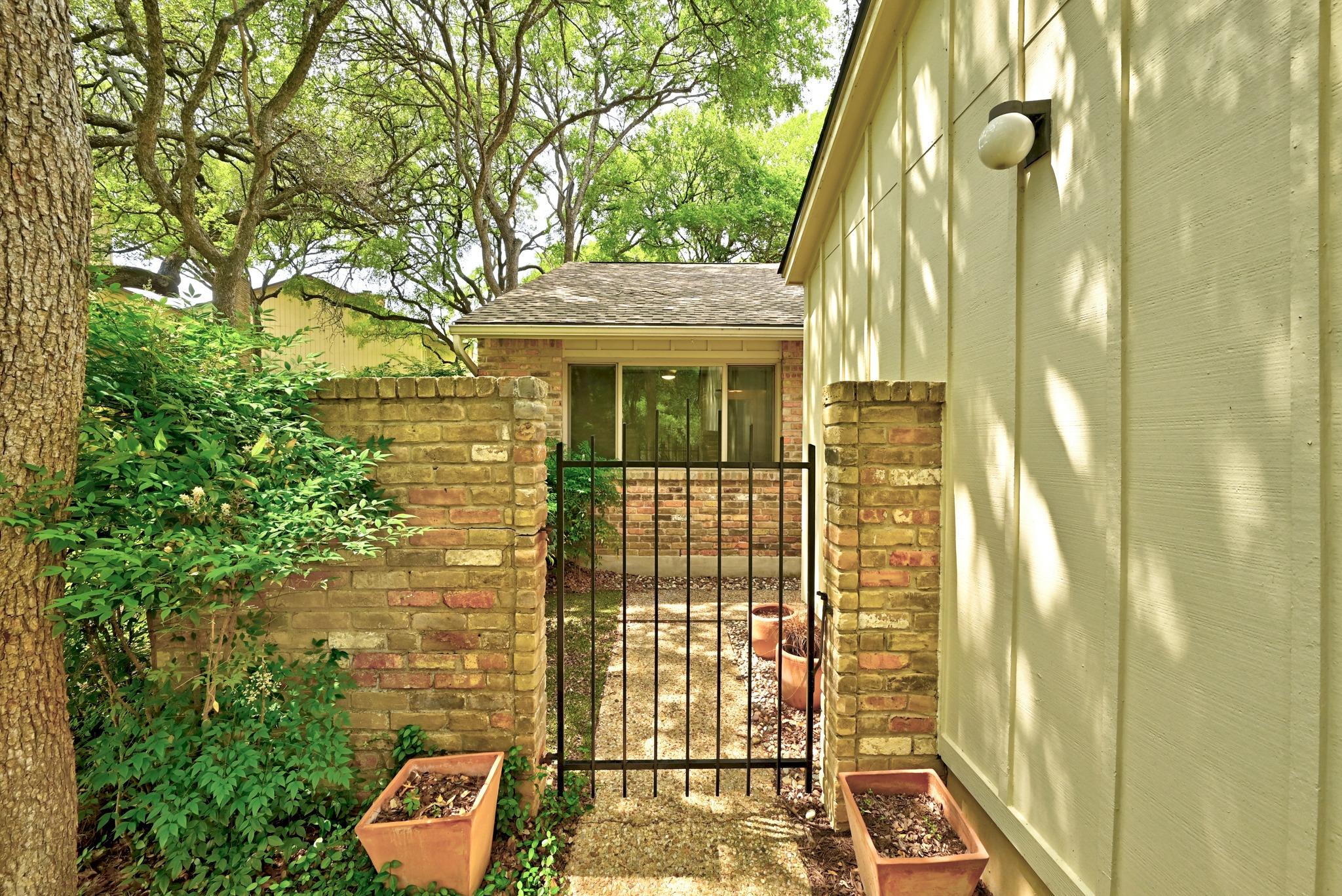 8218 Summer Place Dr, Austin, TX 78759