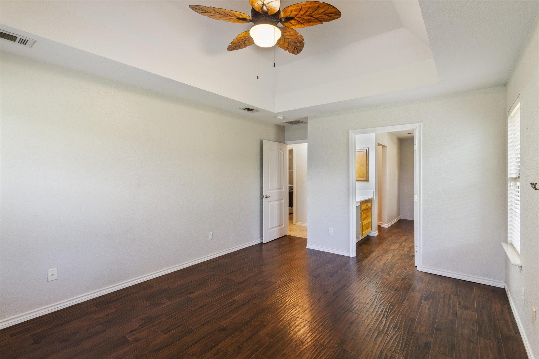 53 Tinas Trl, Martindale, TX 78655