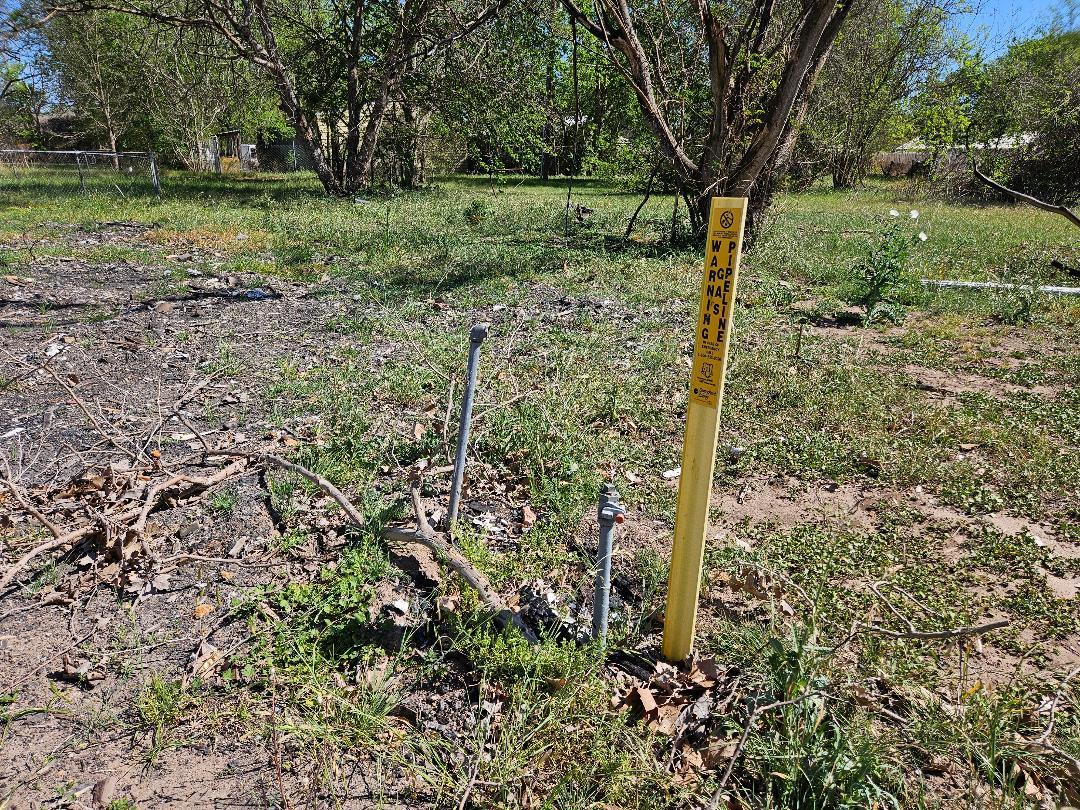 201 Harris St, Smithville, TX 78957