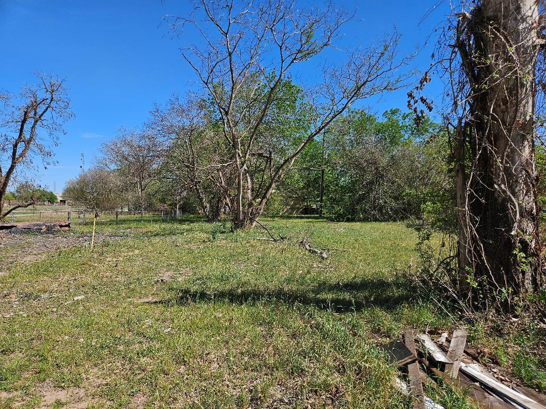 201 Harris St, Smithville, TX 78957