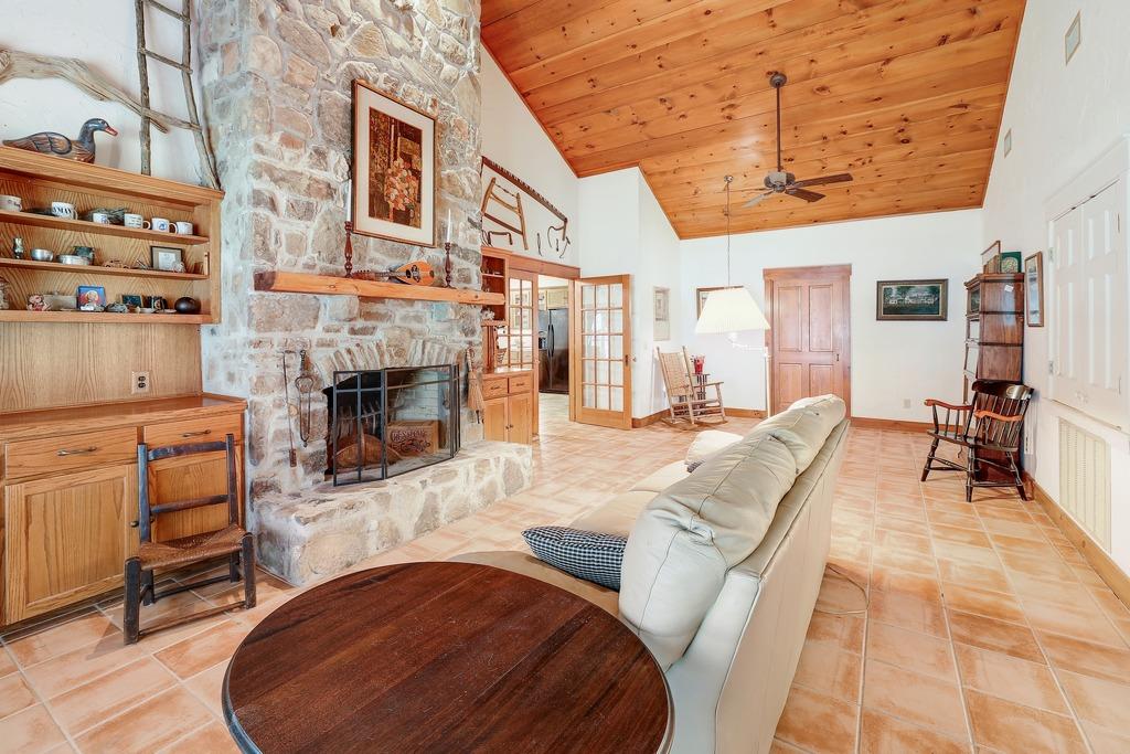 95 Augusta Dr, Wimberley, TX 78676