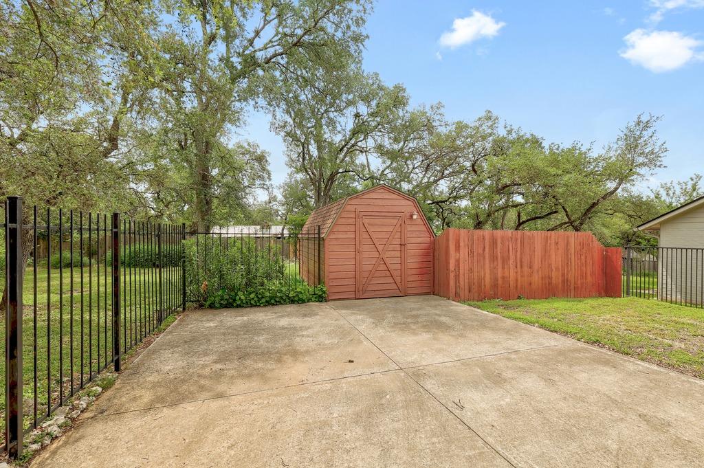 95 Augusta Dr, Wimberley, TX 78676
