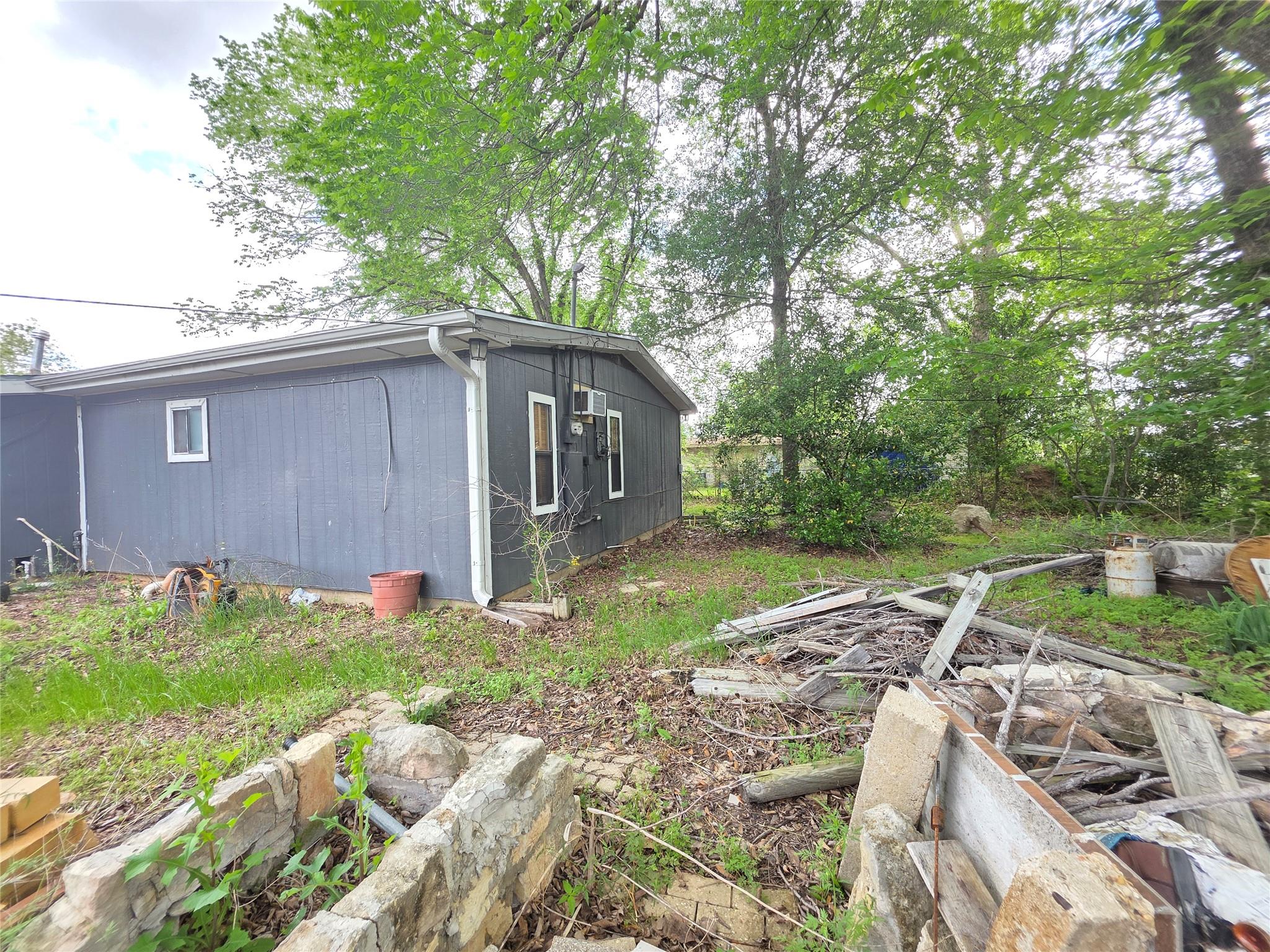 1203 Highland Ave, Rockdale, TX 76567