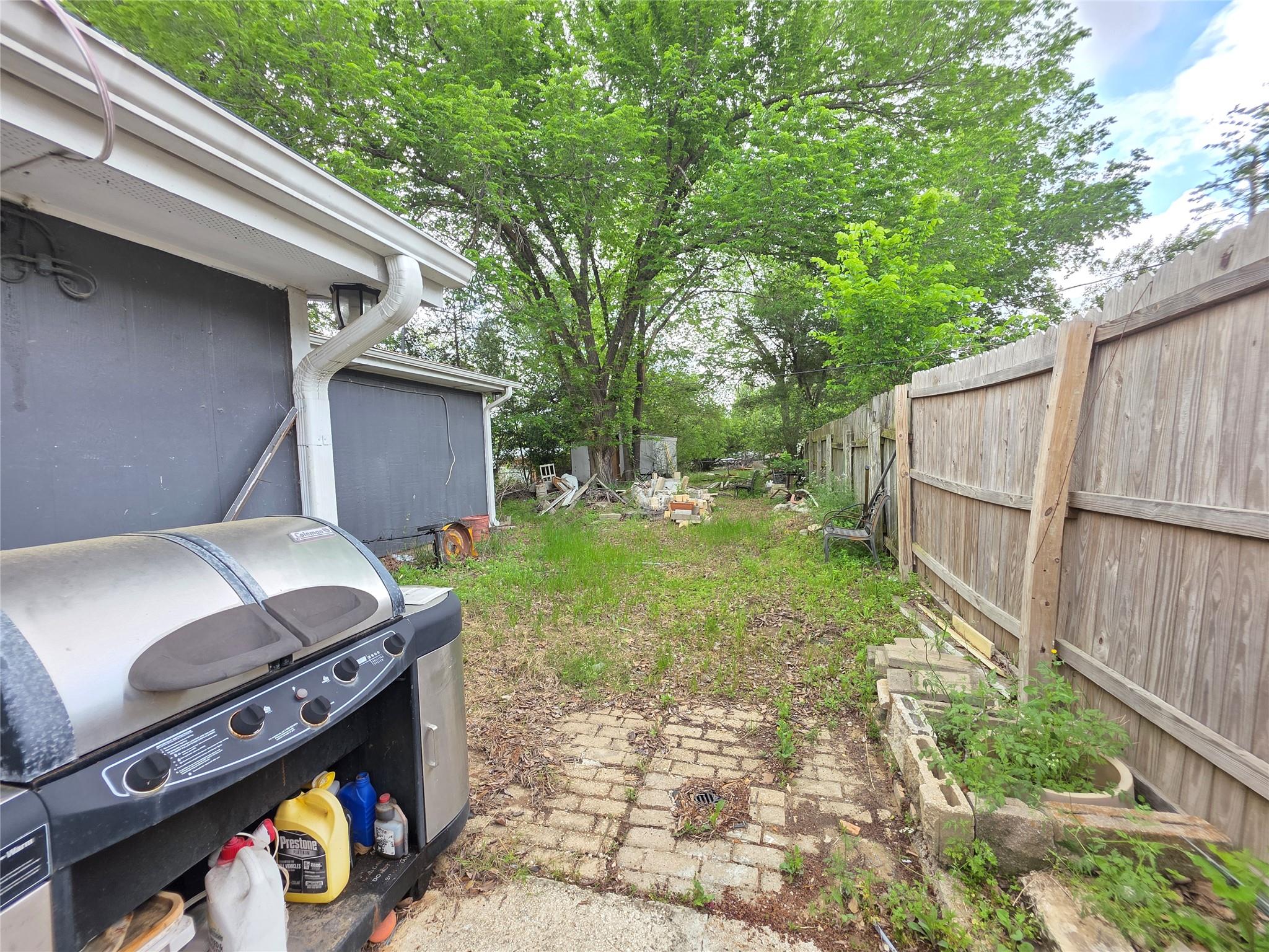 1203 Highland Ave, Rockdale, TX 76567