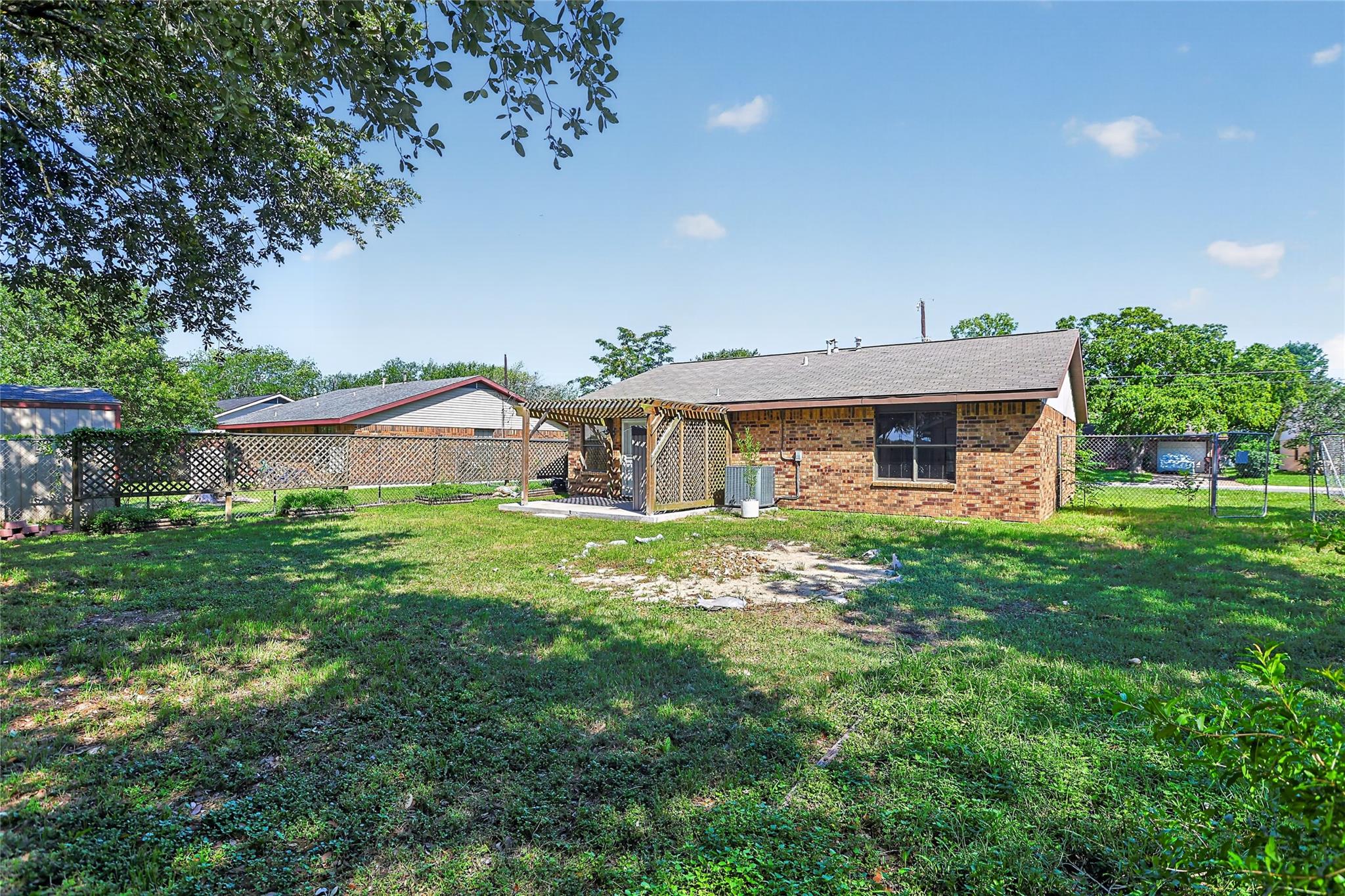 1308 Pendergrass St, Lockhart, TX 78644
