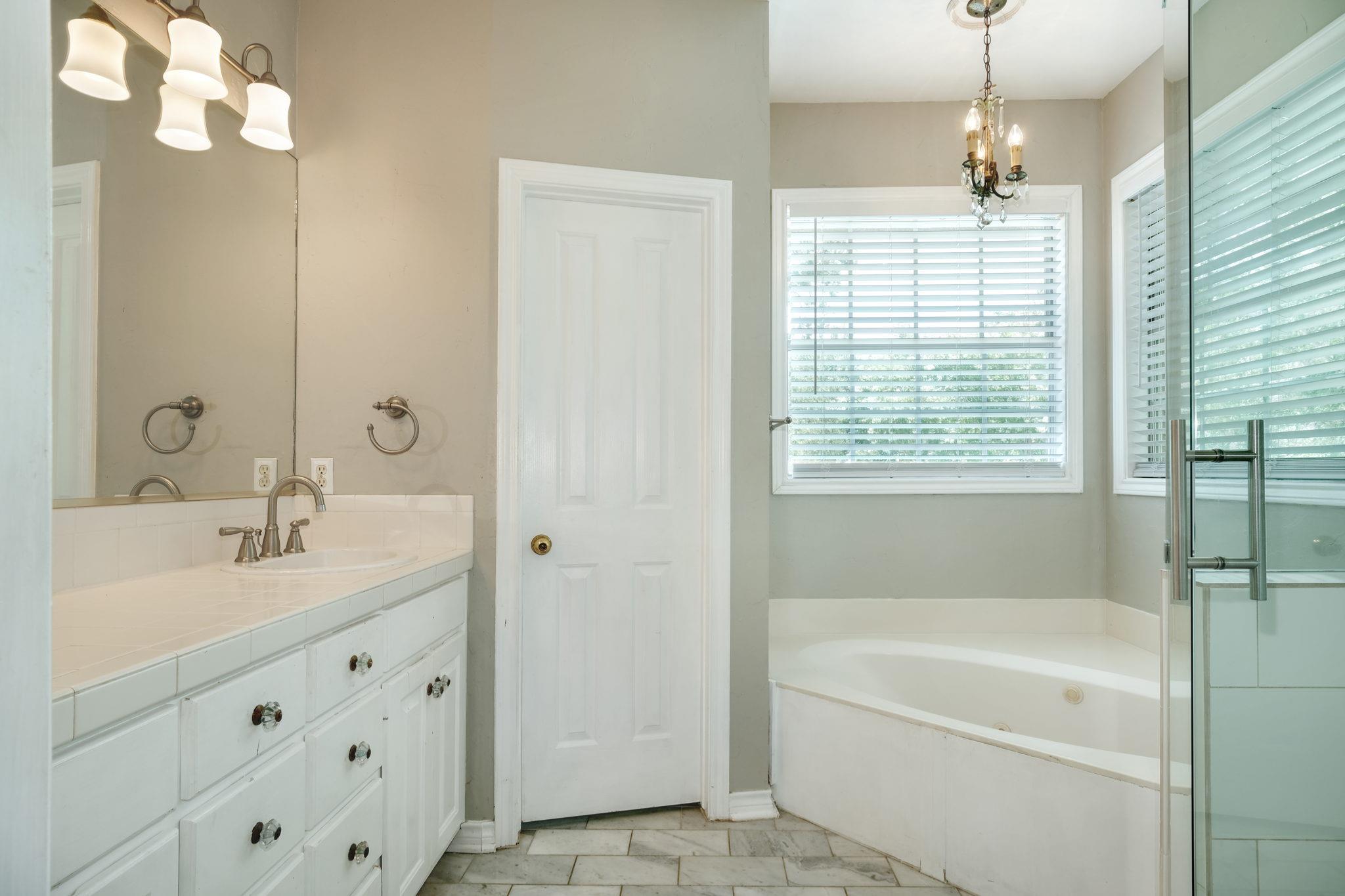 1629 CHESTERWOOD Cv, Austin, TX 78746