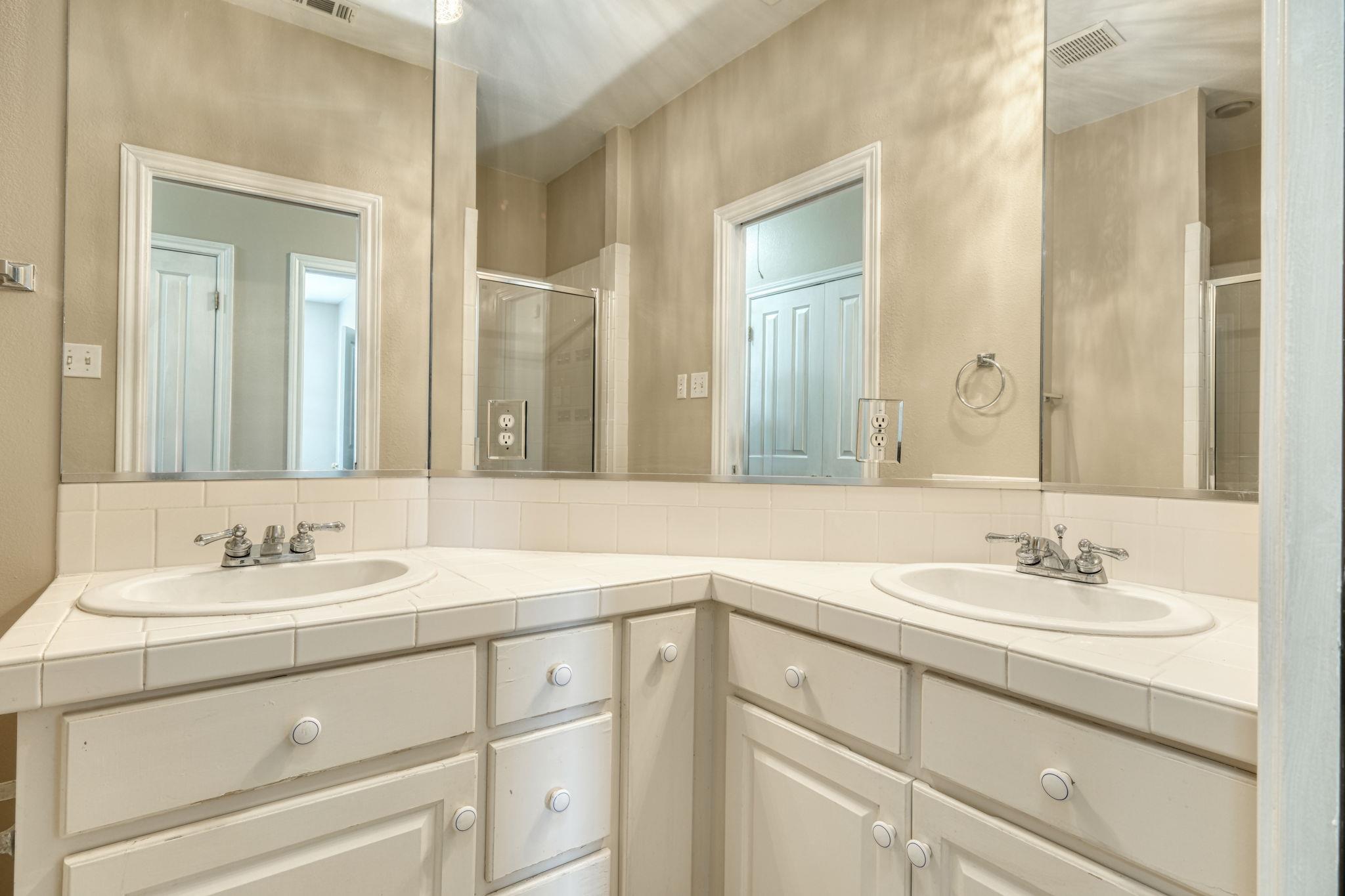 1629 CHESTERWOOD Cv, Austin, TX 78746