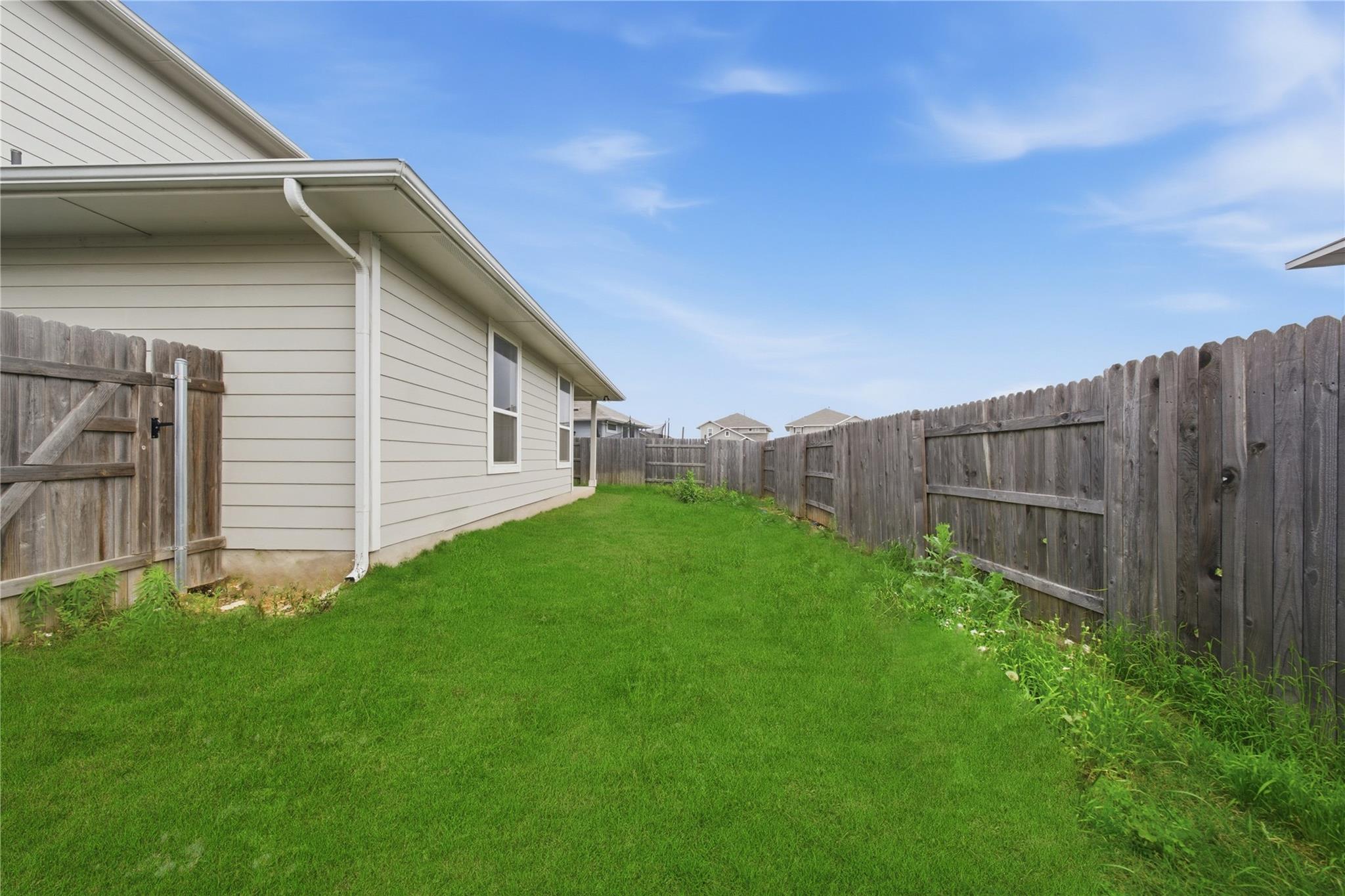 123 White Dunes Dr, San Marcos, TX 78656