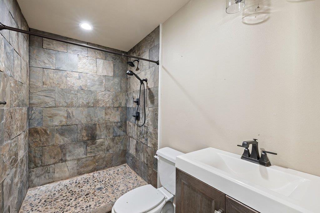 23625 Pedernales Canyon Trl, Spicewood, TX 78669