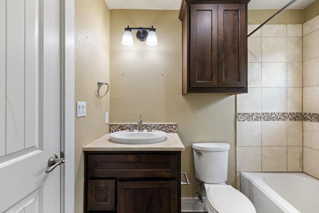 23625 Pedernales Canyon Trl, Spicewood, TX 78669