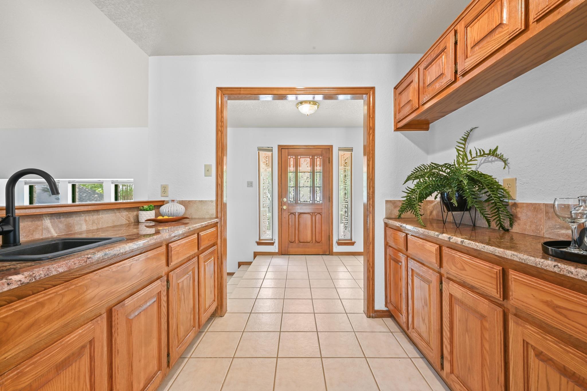 5714 Barker Ridge Dr, Austin, TX 78759