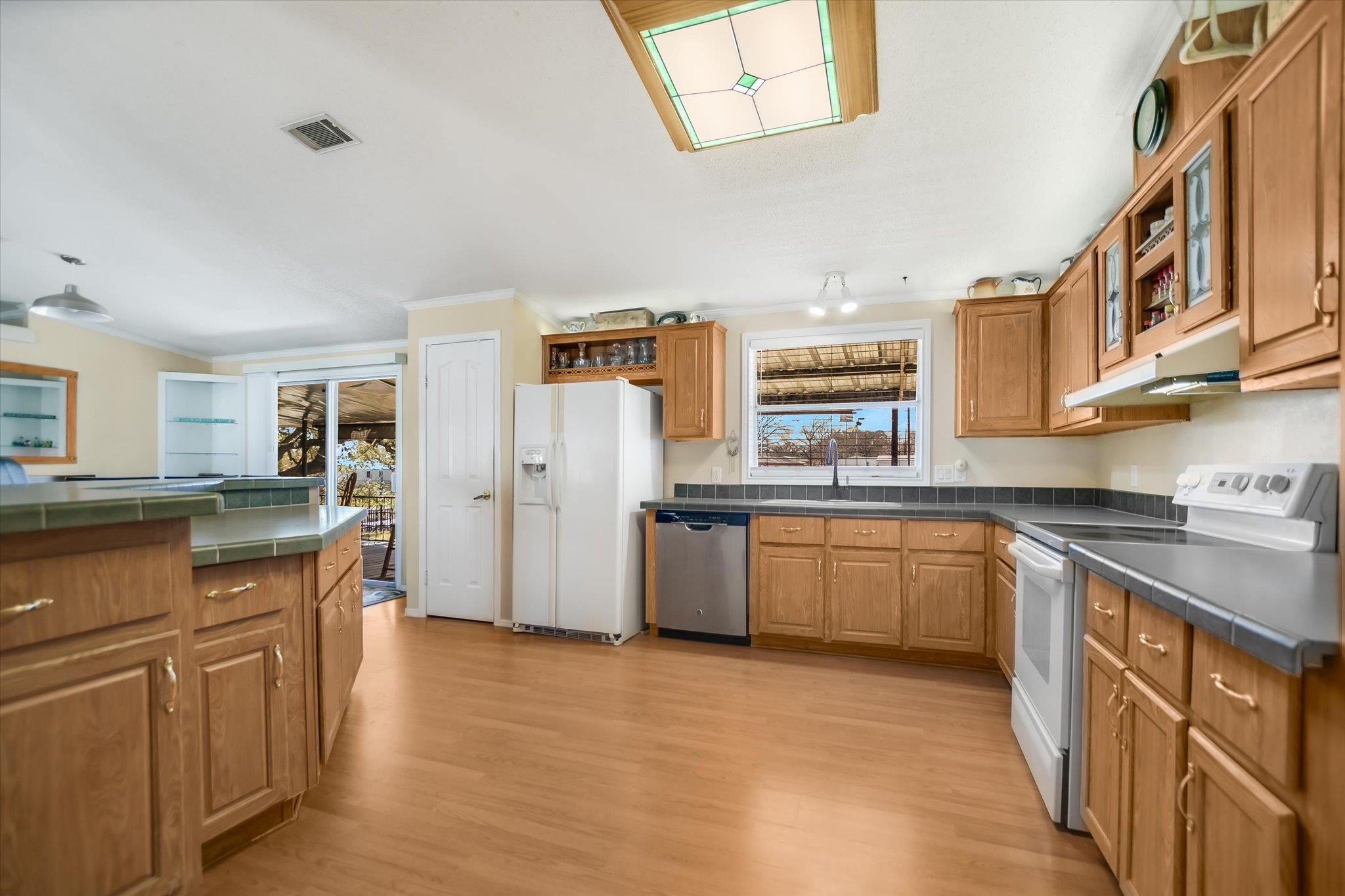 100 Highline Cutoff, Kingsland, TX 78639