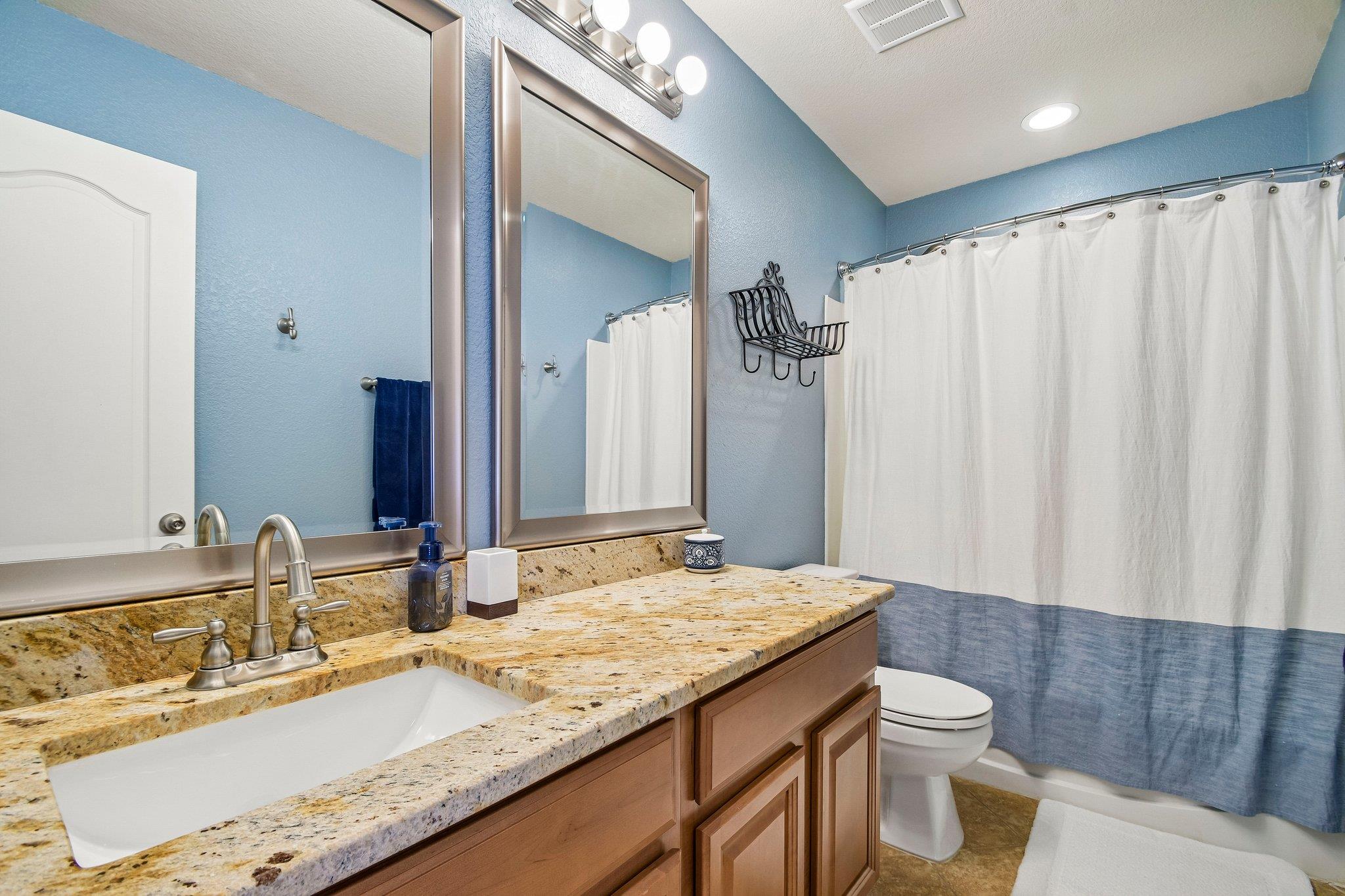913 Hyde Park Dr, Round Rock, TX 78665
