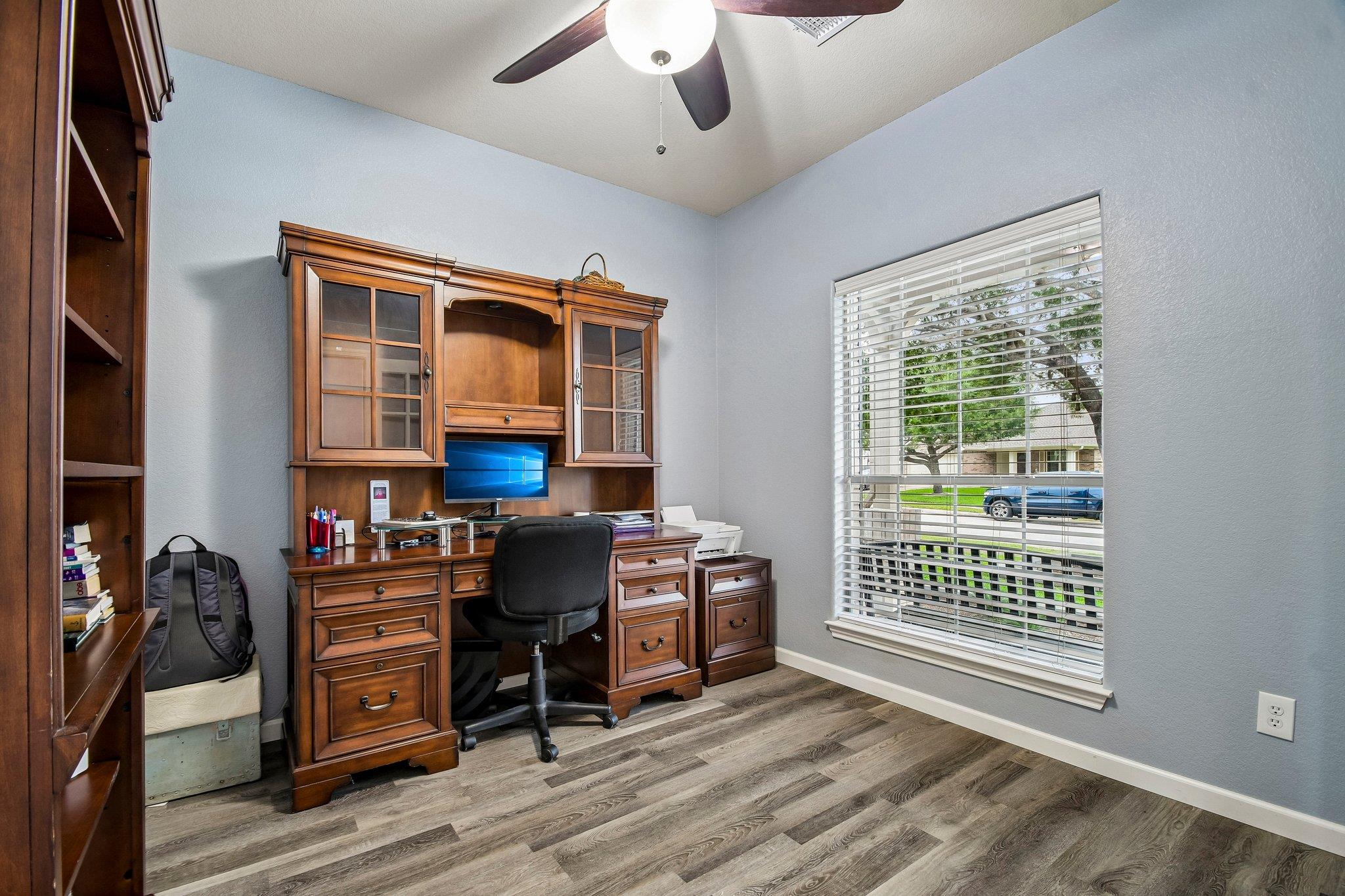 913 Hyde Park Dr, Round Rock, TX 78665