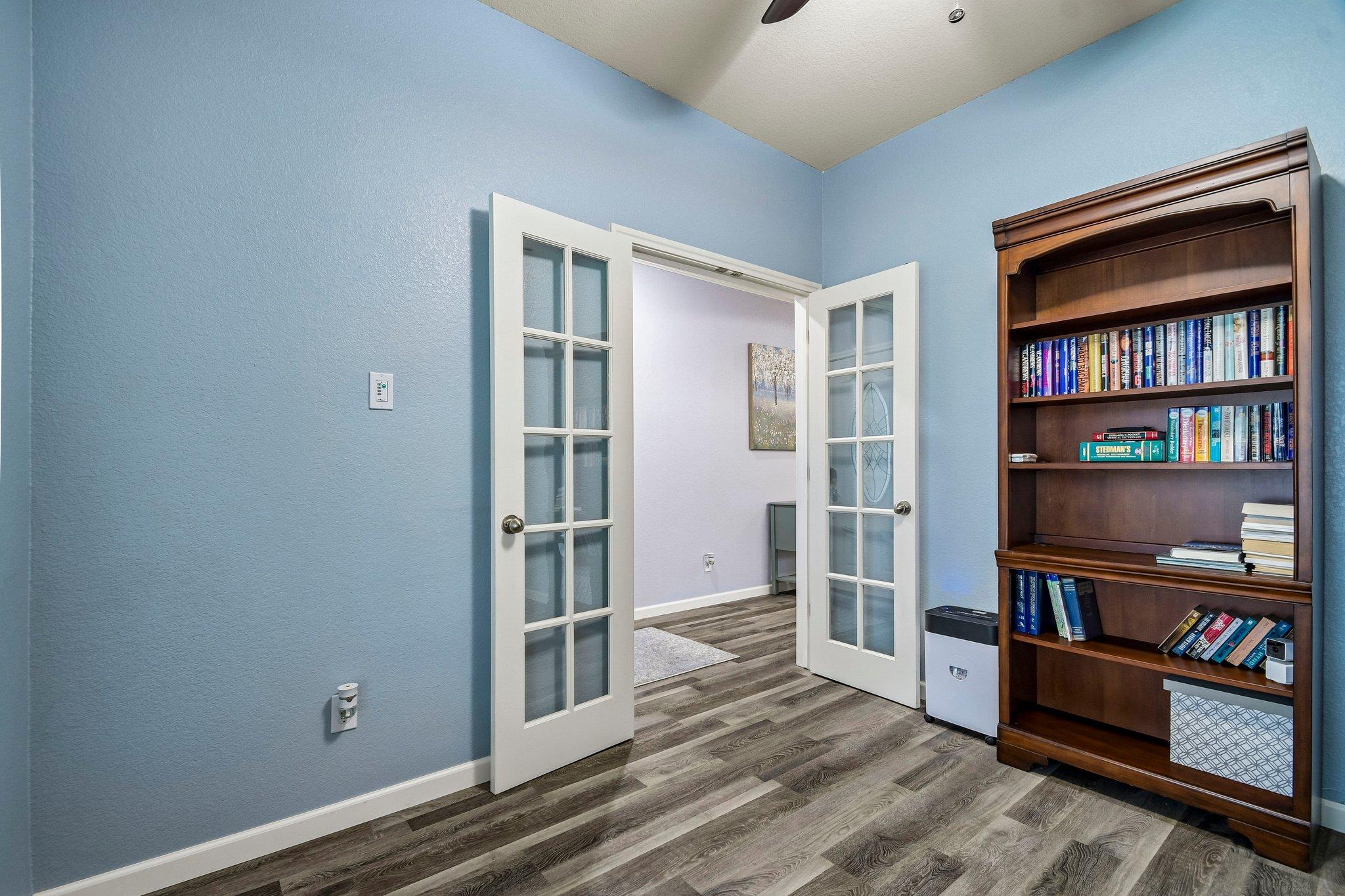 913 Hyde Park Dr, Round Rock, TX 78665