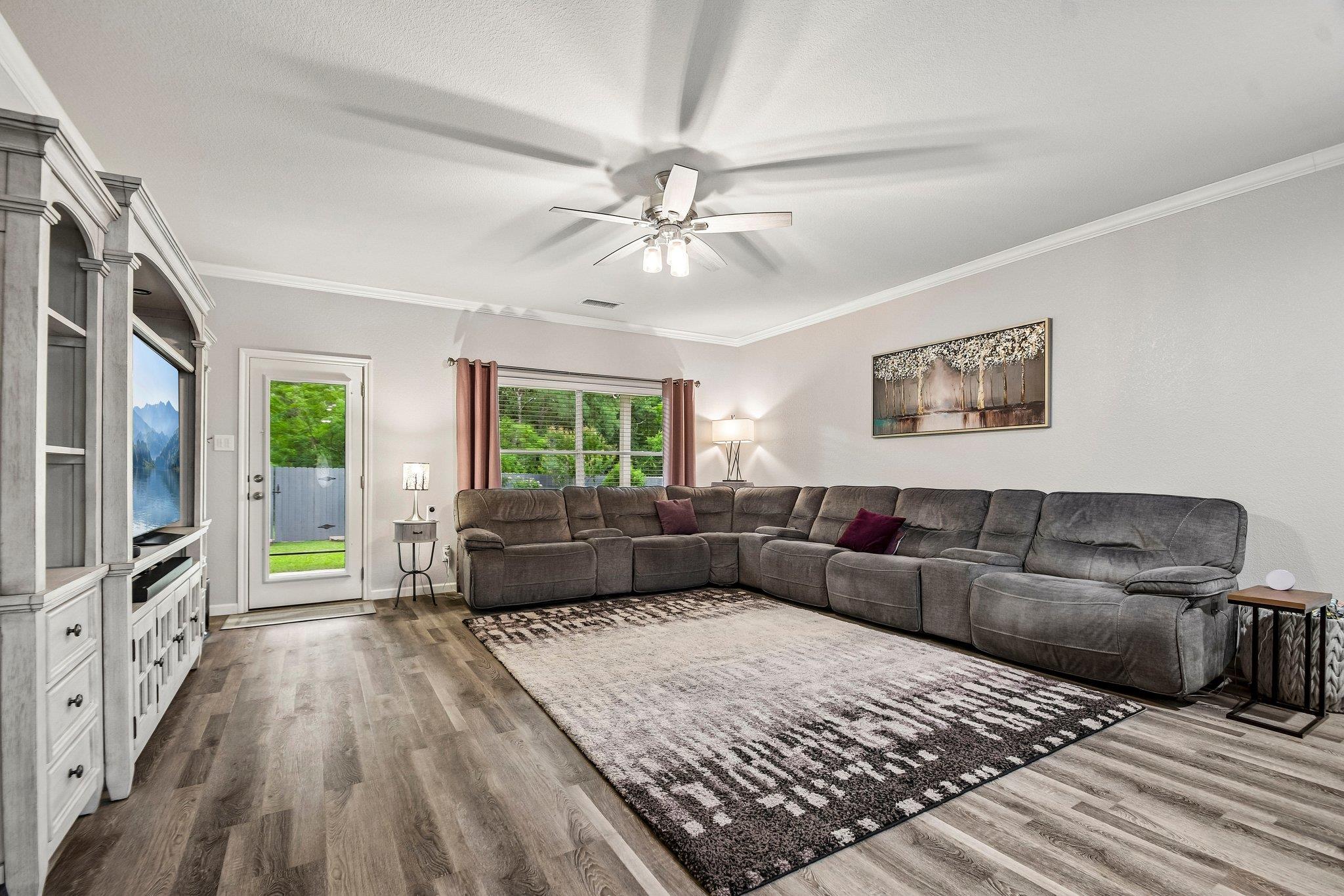 913 Hyde Park Dr, Round Rock, TX 78665