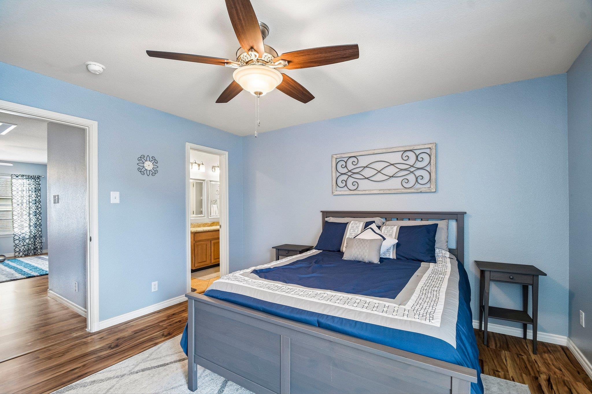 913 Hyde Park Dr, Round Rock, TX 78665