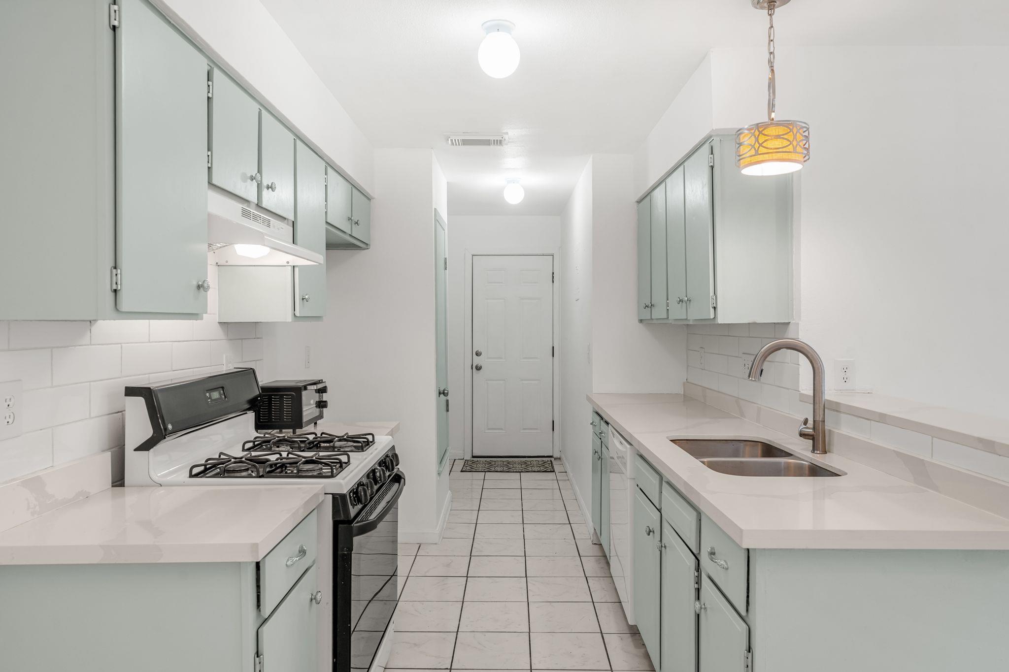 2501 Teri Rd # B, Austin, TX 78744