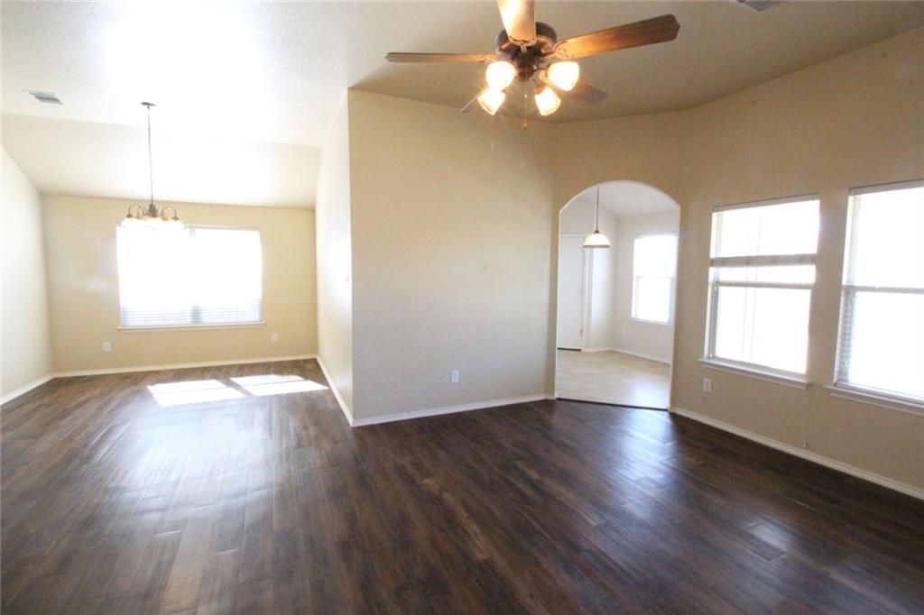 107 Inman Dr, Hutto, TX 78634