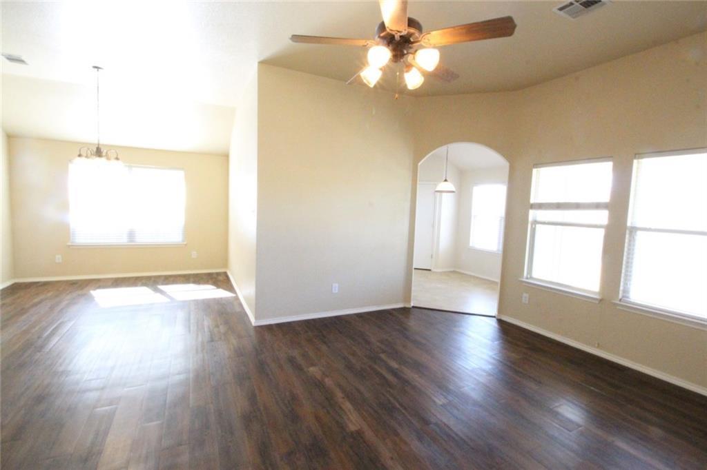 107 Inman Dr, Hutto, TX 78634