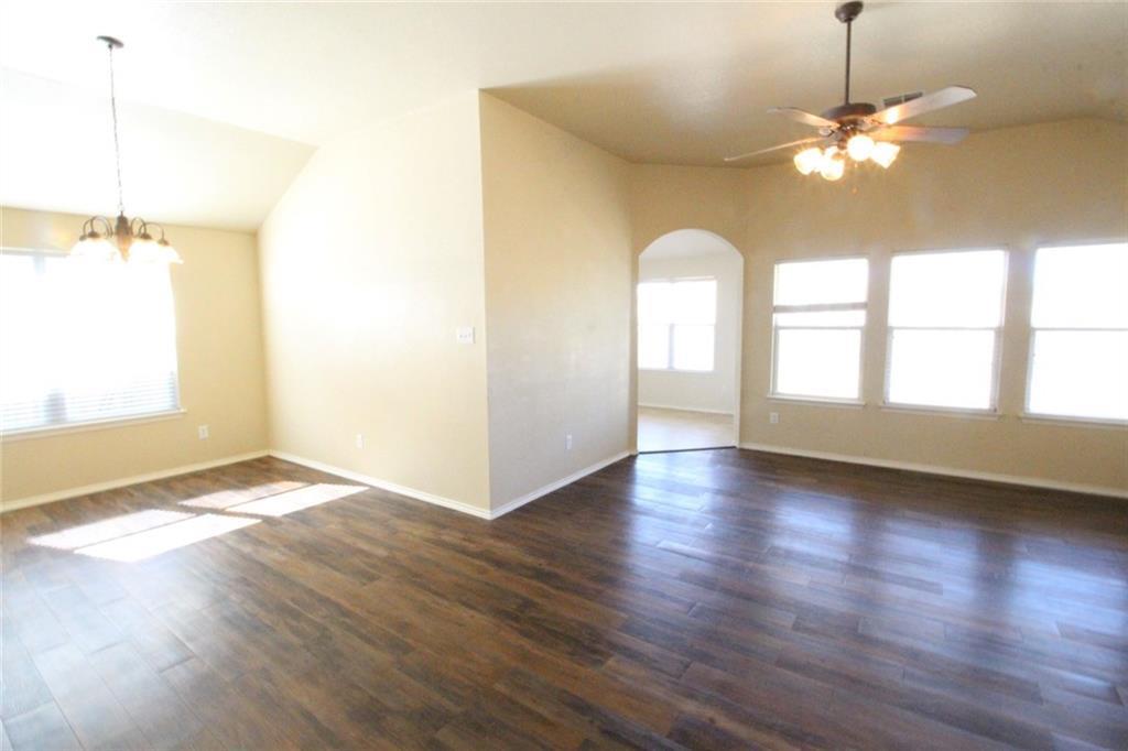 107 Inman Dr, Hutto, TX 78634