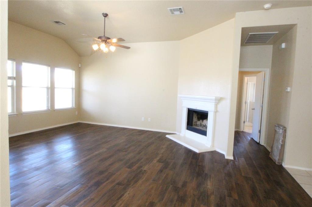 107 Inman Dr, Hutto, TX 78634
